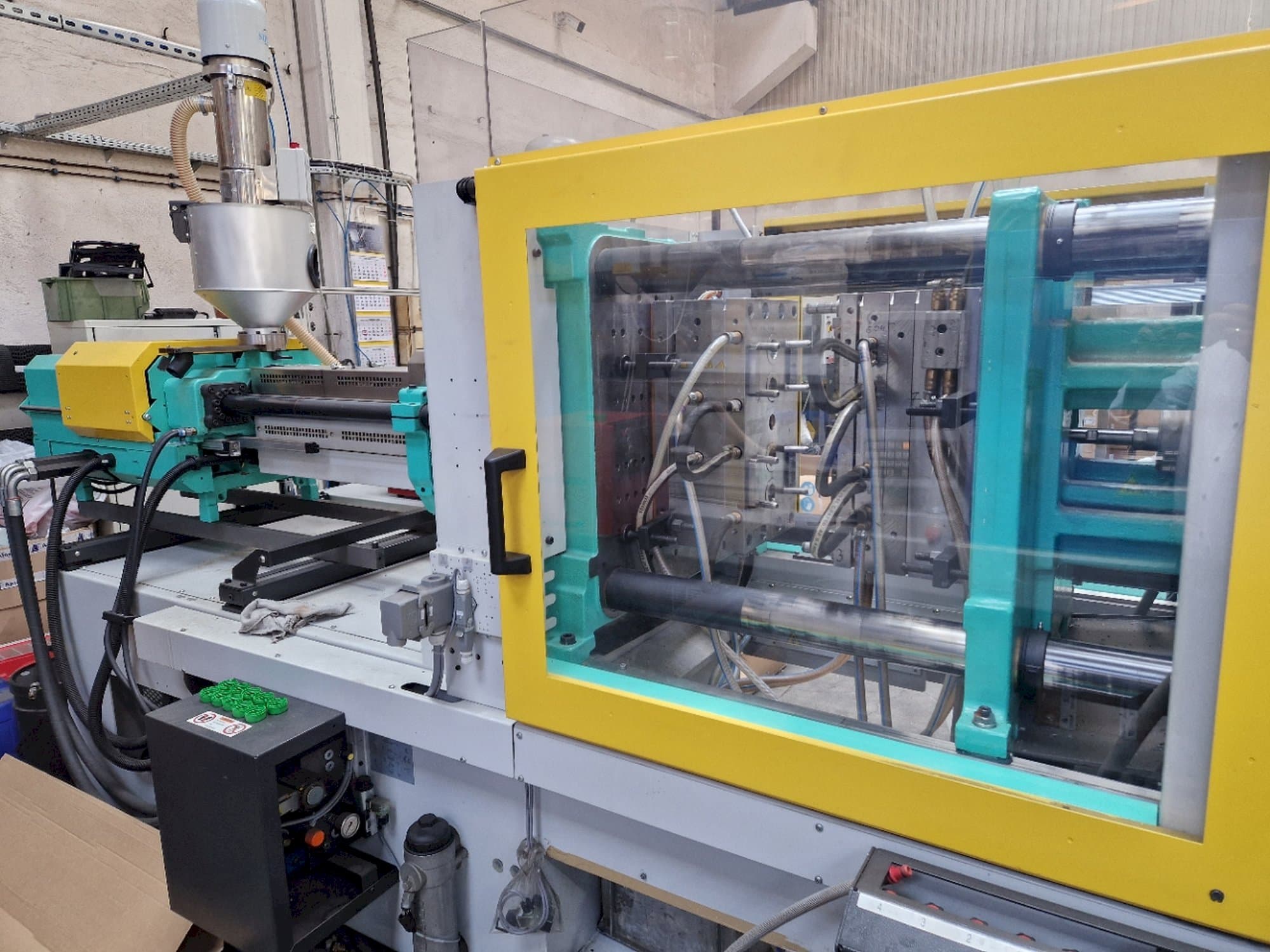 Koneen  Arburg ALLROUNDER 570 C 2000-800 GOLDEN EDITION etunäkymä