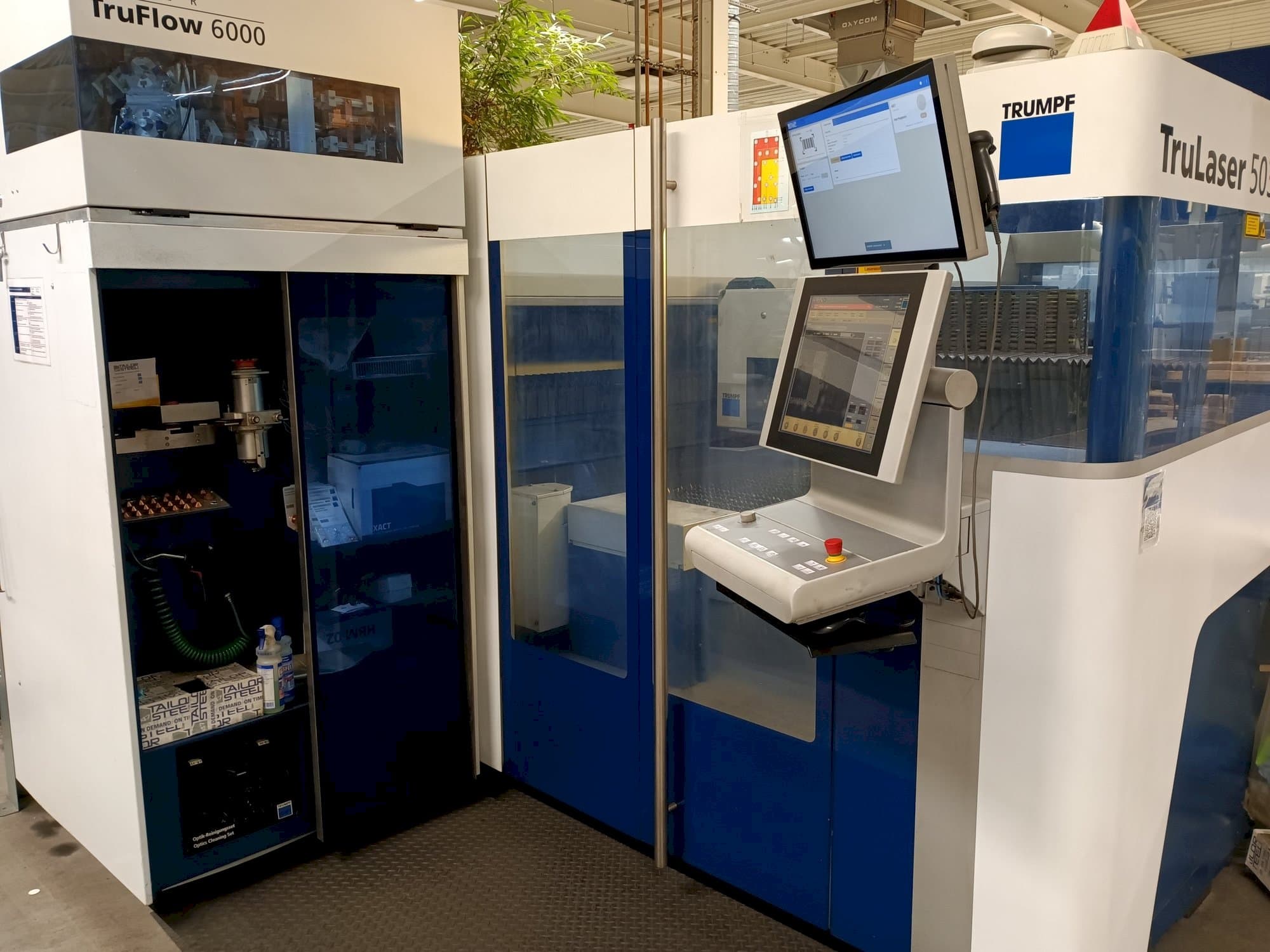 Koneen  TRUMPF TruLaser 5030 6,0kW Co2 + LiftMaster etunäkymä