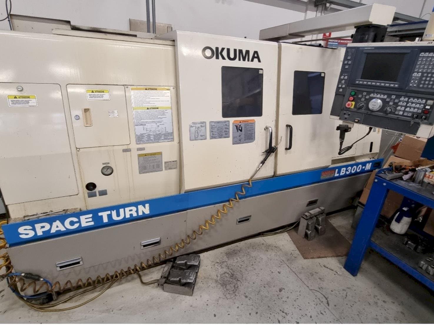 Koneen  Okuma LB 300M etunäkymä