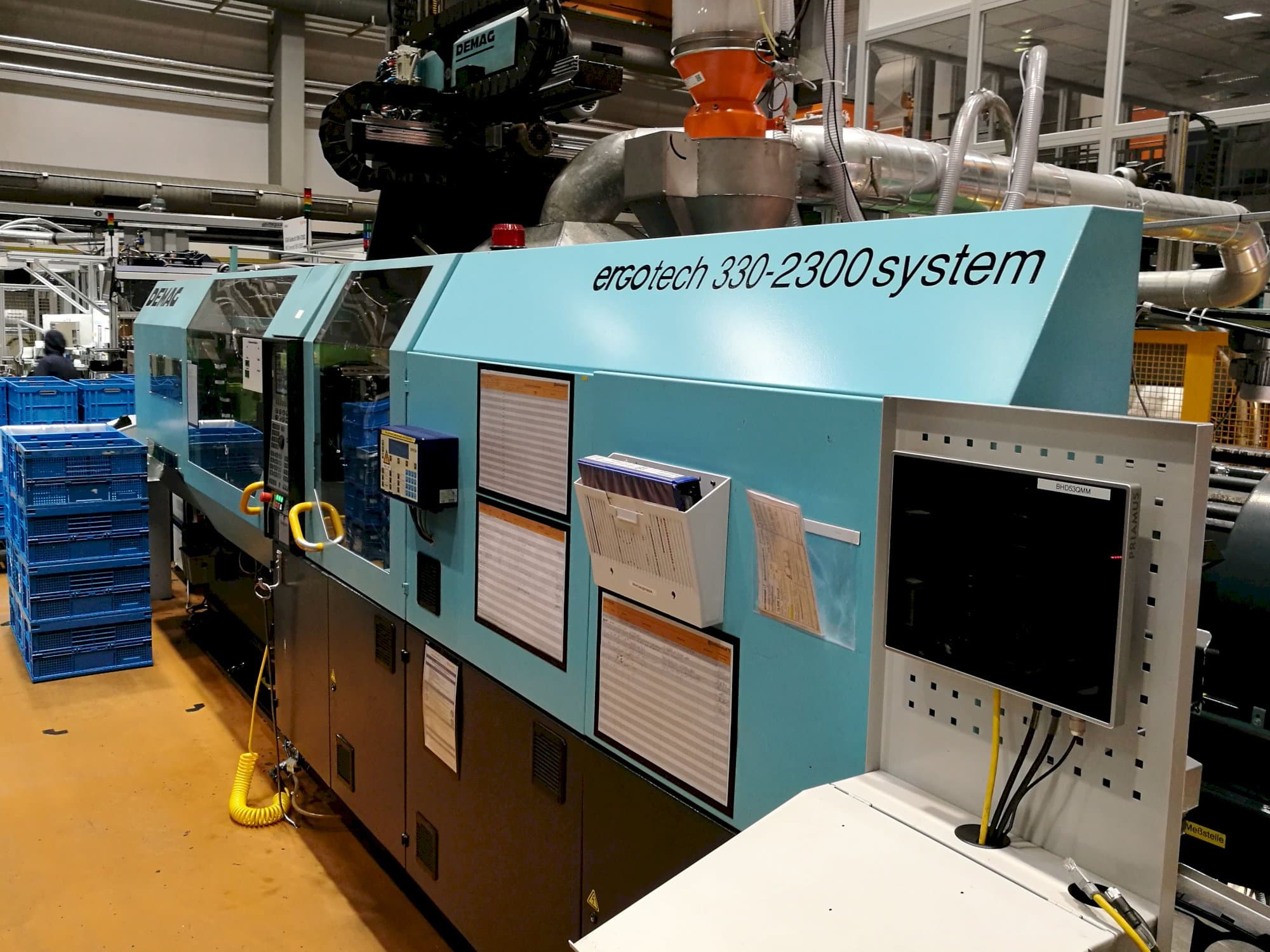 Koneen  DEMAG oikea näkymä Ergotech 330-2300