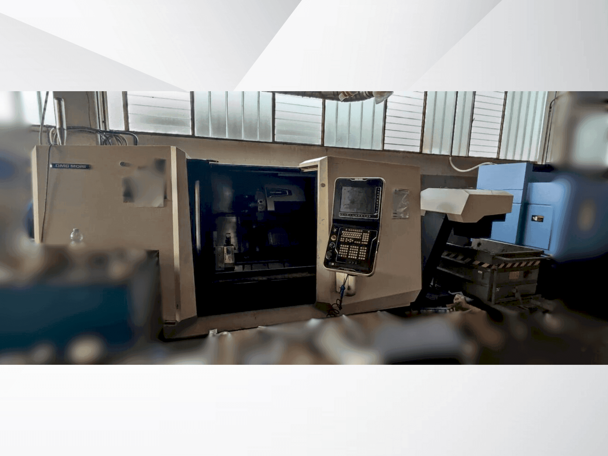 Koneen  DMG MORI CLX 550 etunäkymä