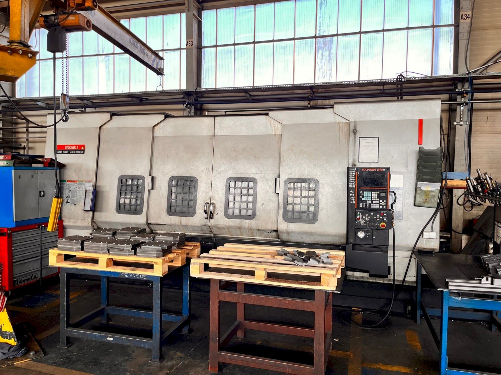 Koneen  Mazak SVC 2000L/120 etunäkymä