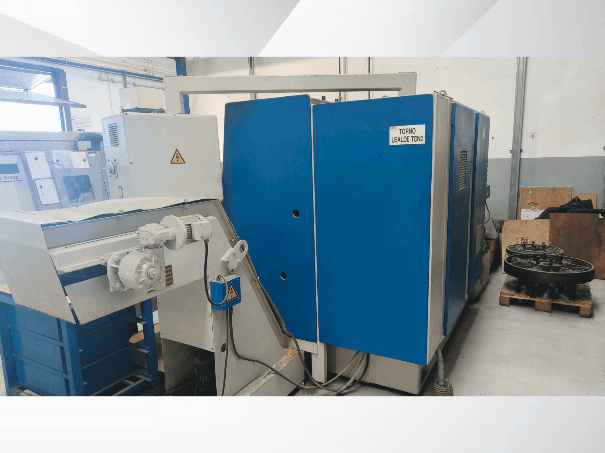 Koneen  Lealde TCN-0 etunäkymä