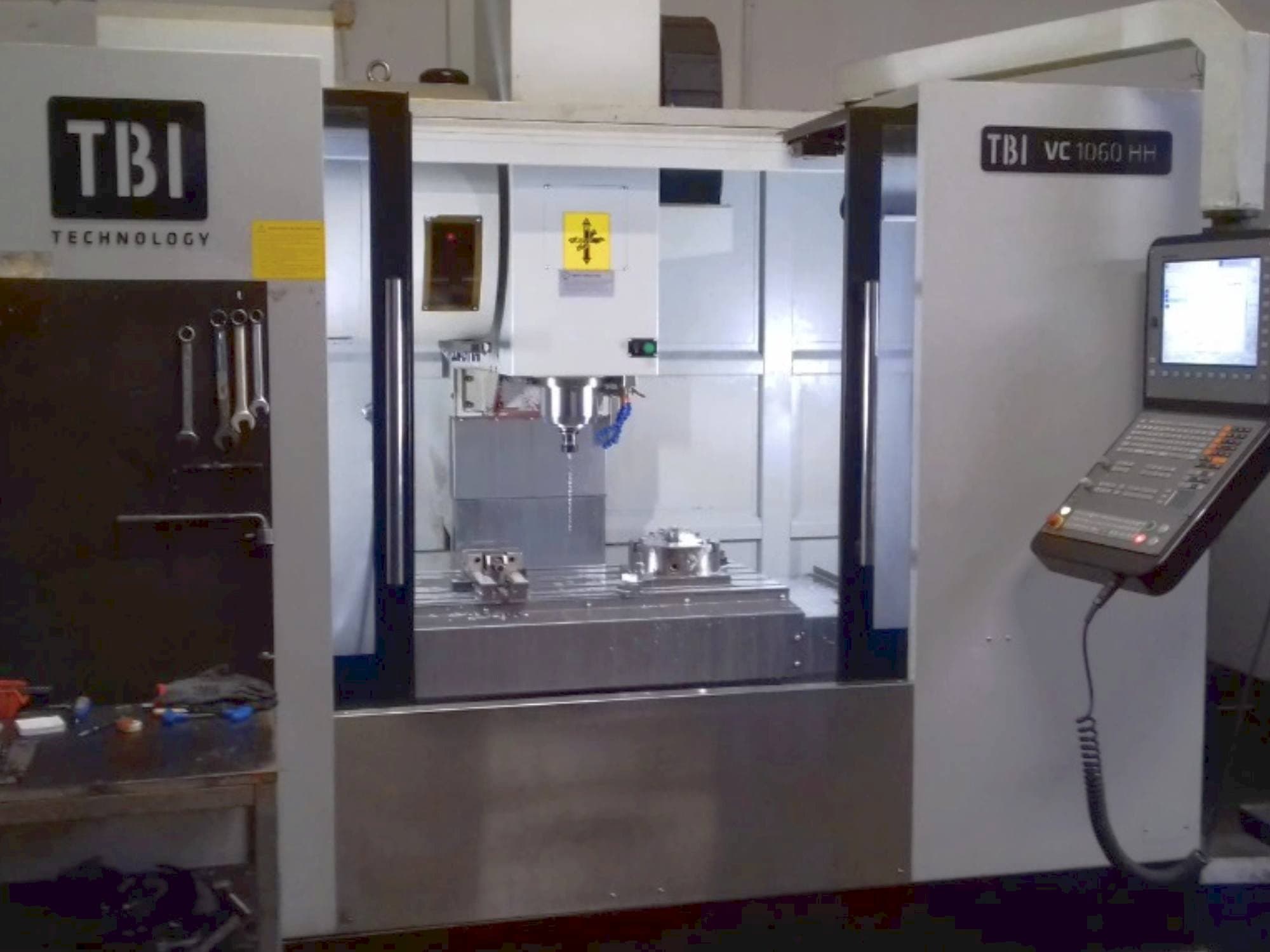 Koneen  TBI VC 1060 HH etunäkymä