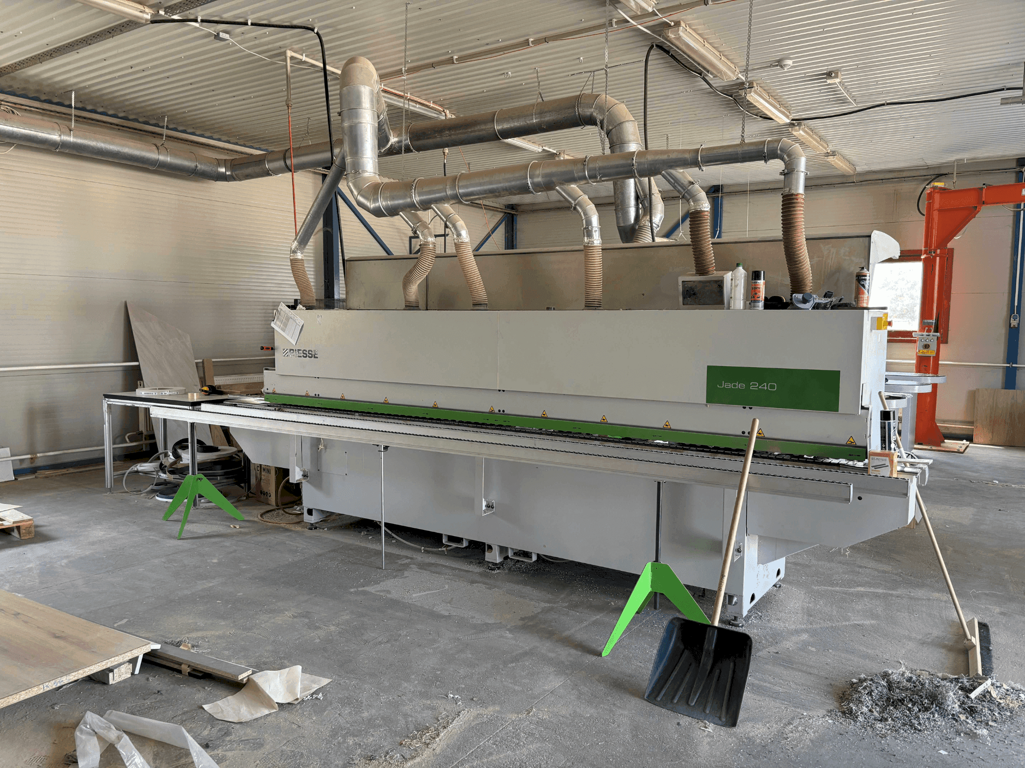 Koneen  BIESSE Jade 240 etunäkymä