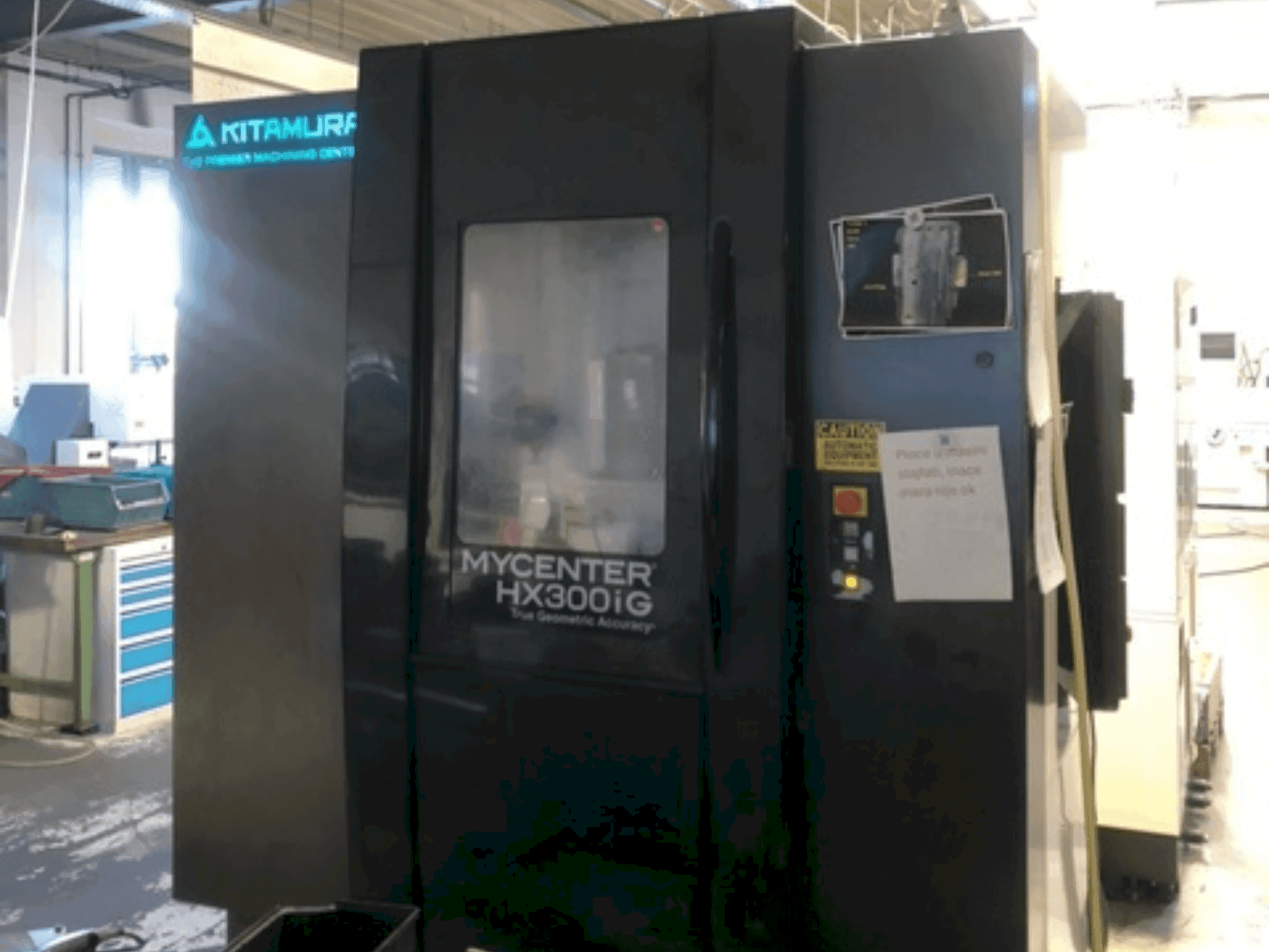Koneen  Kitamura HX300iG etunäkymä