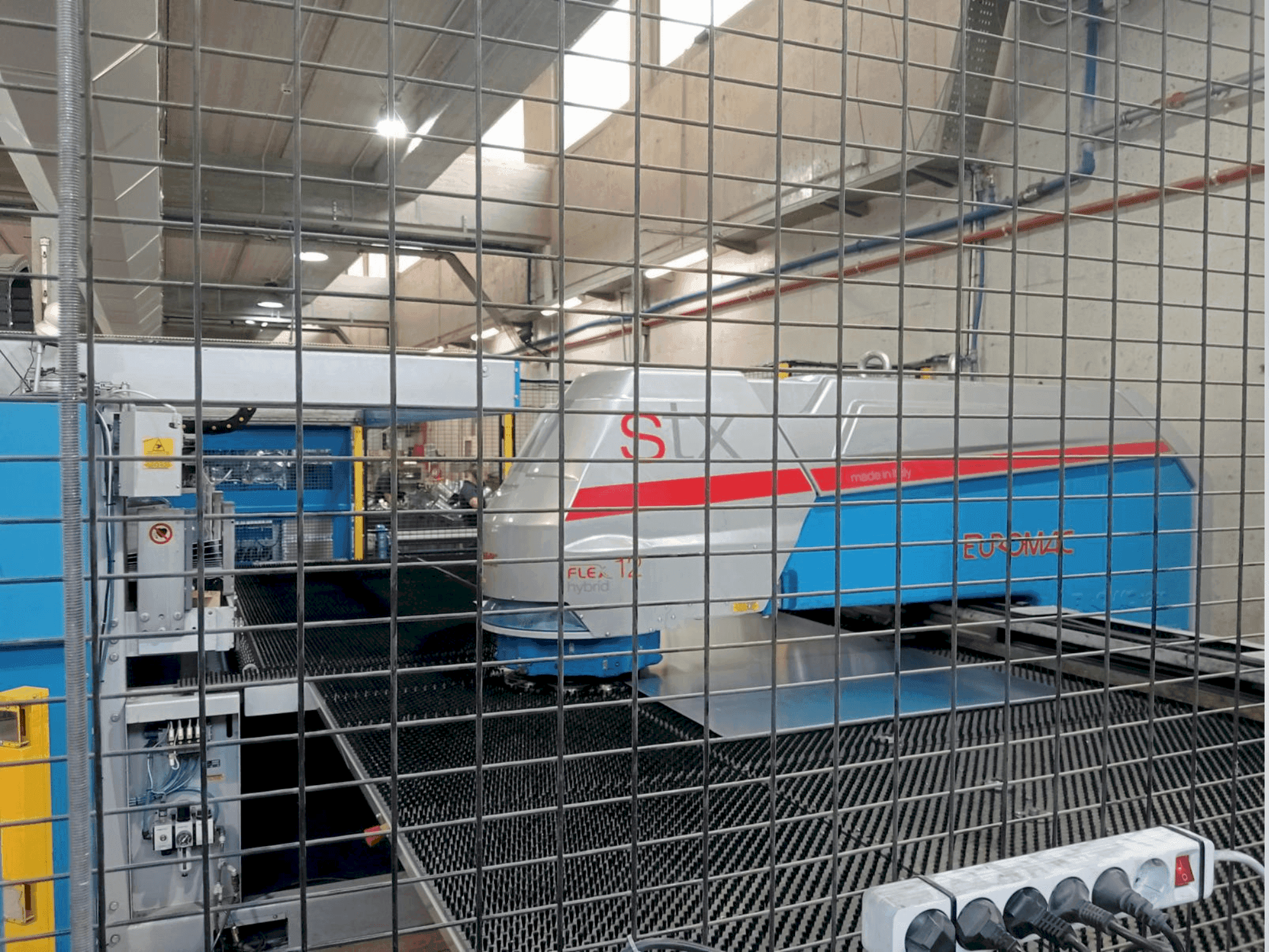 Koneen  Euromac 1250 STX Flex 12 Hybrid etunäkymä