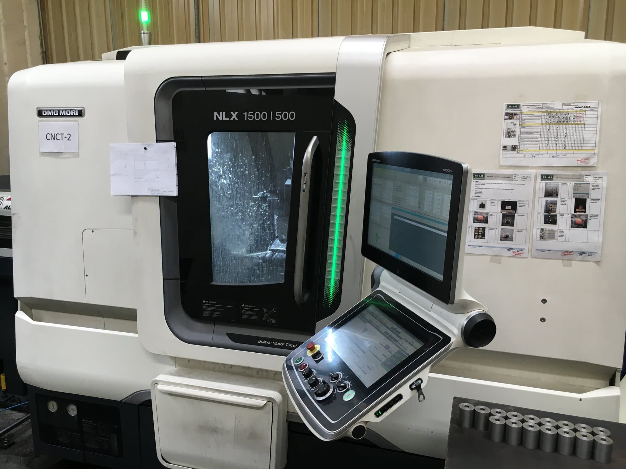 Koneen  DMG MORI etunäkymä NLX 1500 SY/500