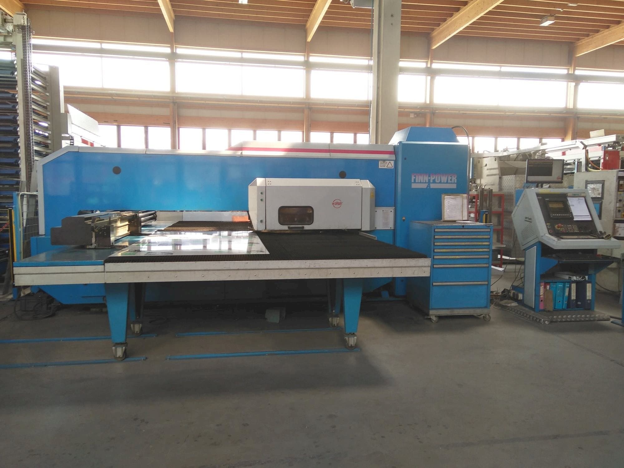 Koneen  Finn-Power A5-20SB etunäkymä