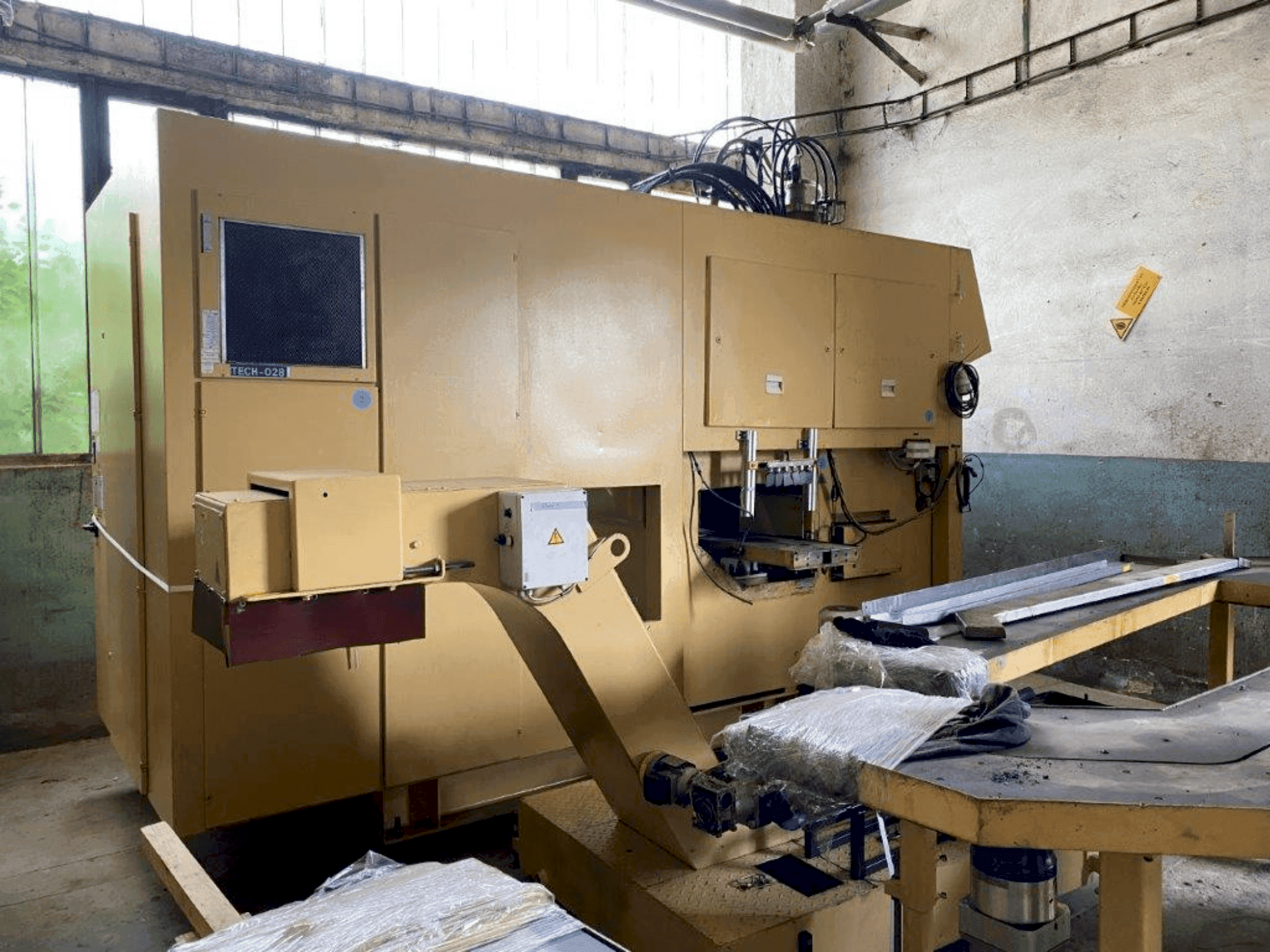 Koneen  EMAG VSC 400 etunäkymä