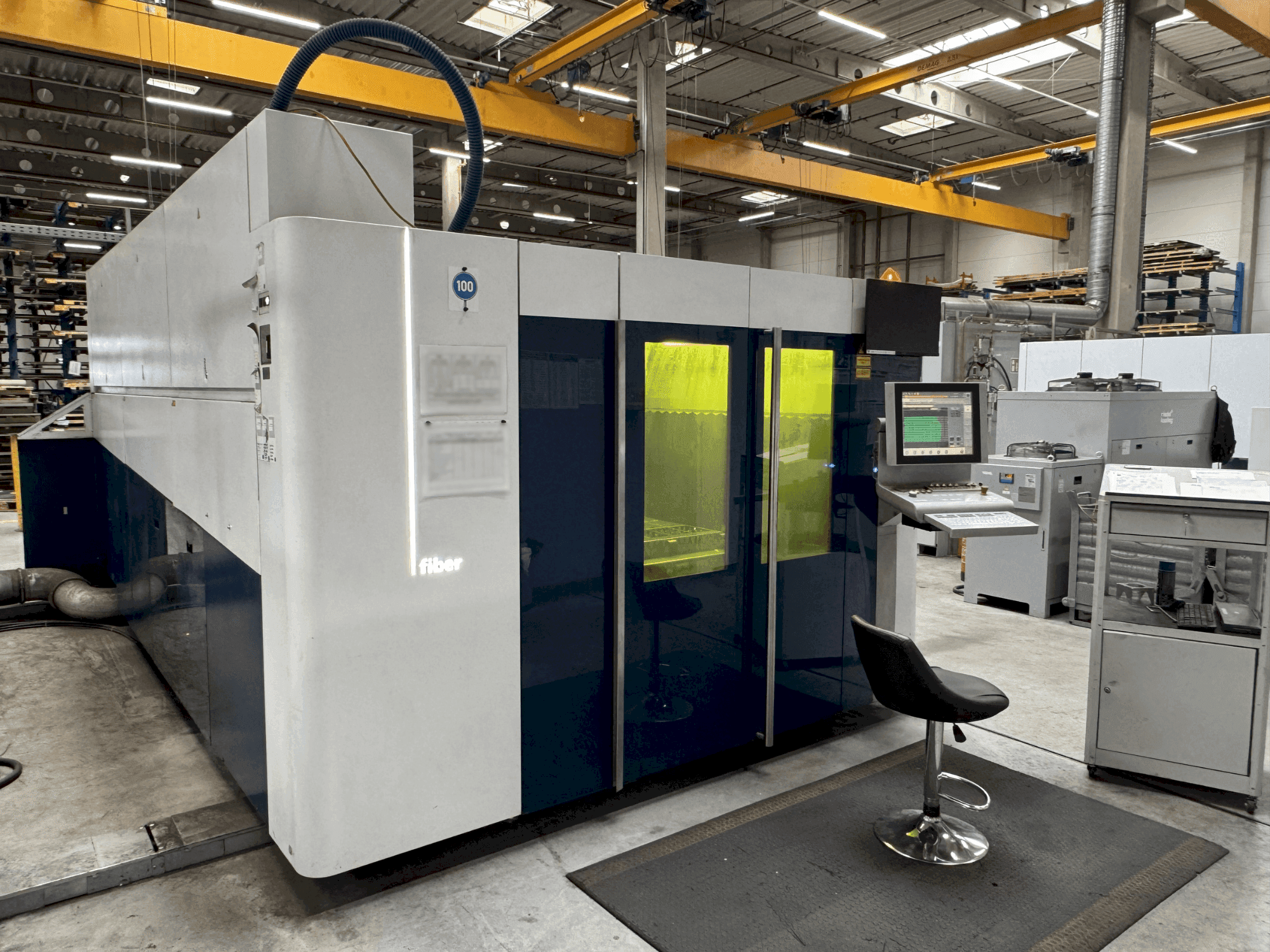 Koneen  TRUMPF TruLaser 5030 Fiber etunäkymä