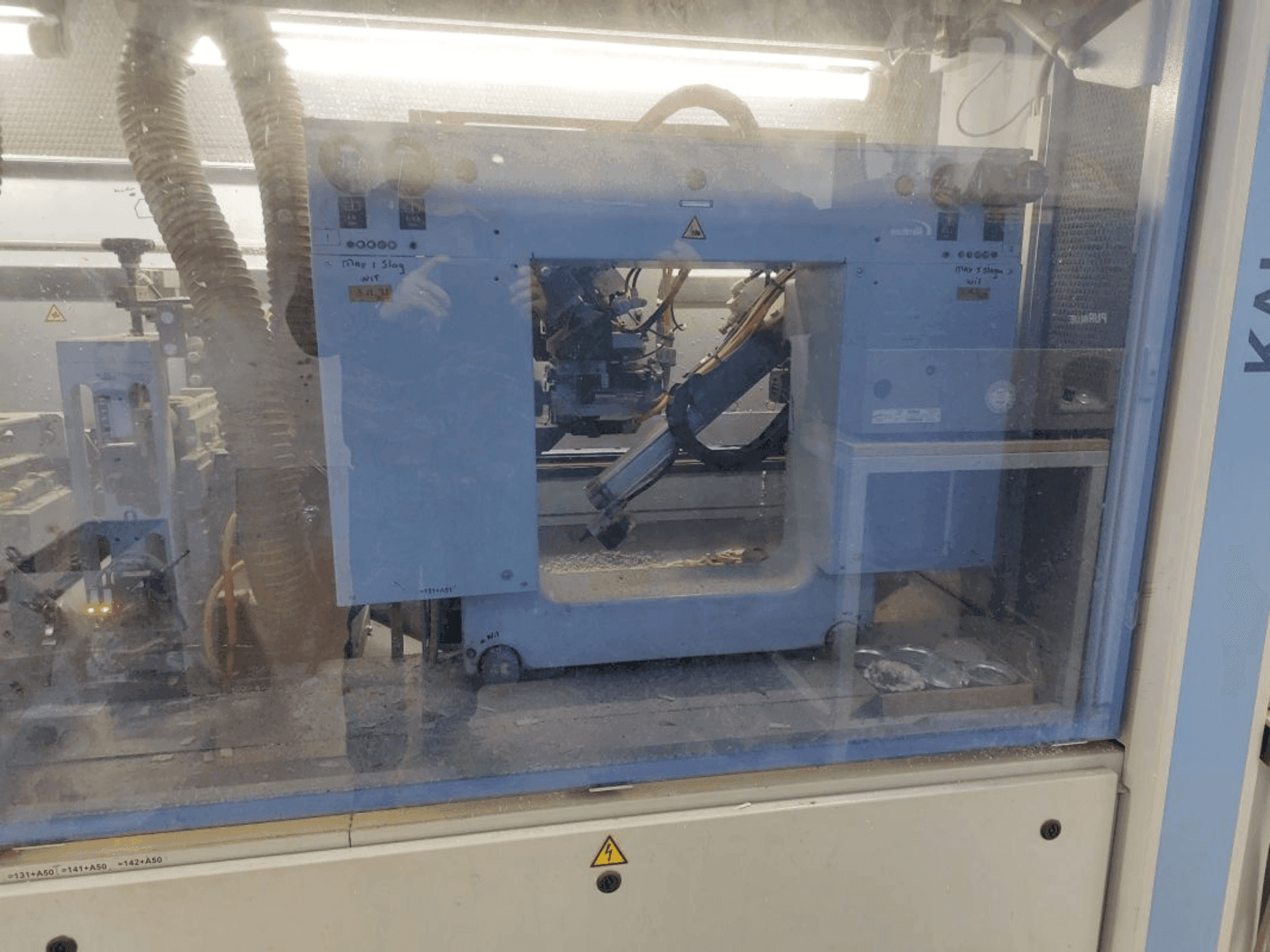 Koneen  HOMAG KAL 330/9/A6/L etunäkymä