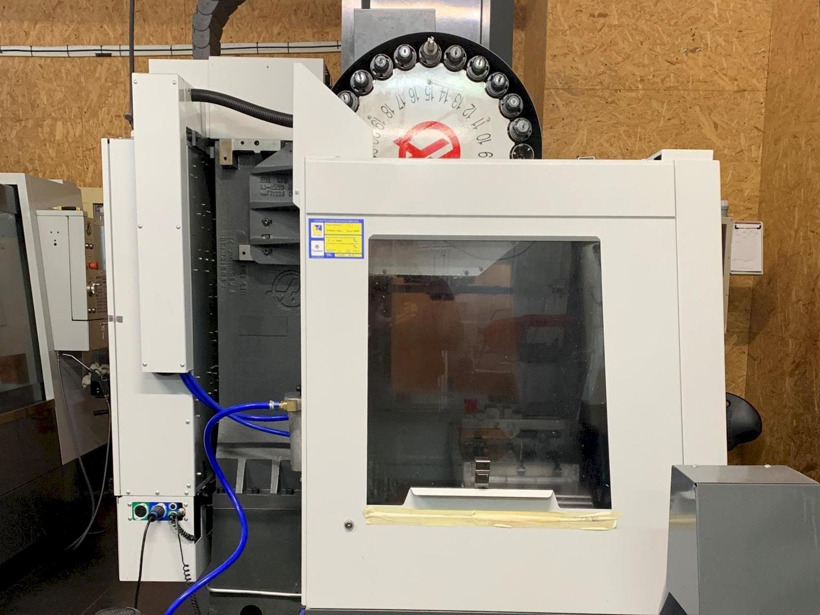 Koneen  HAAS VF-2EU etunäkymä