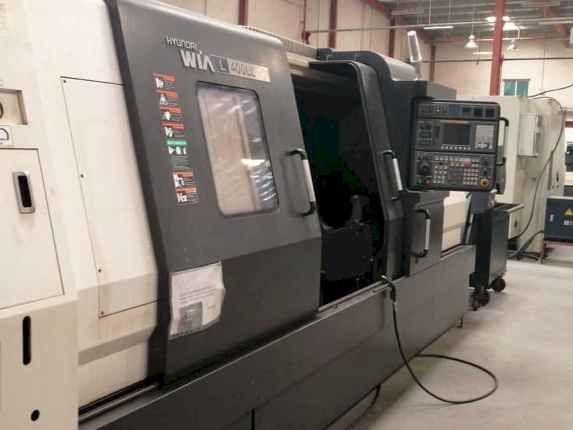 Koneen  Hyundai Wia L400LC vasemman sivun näkymä