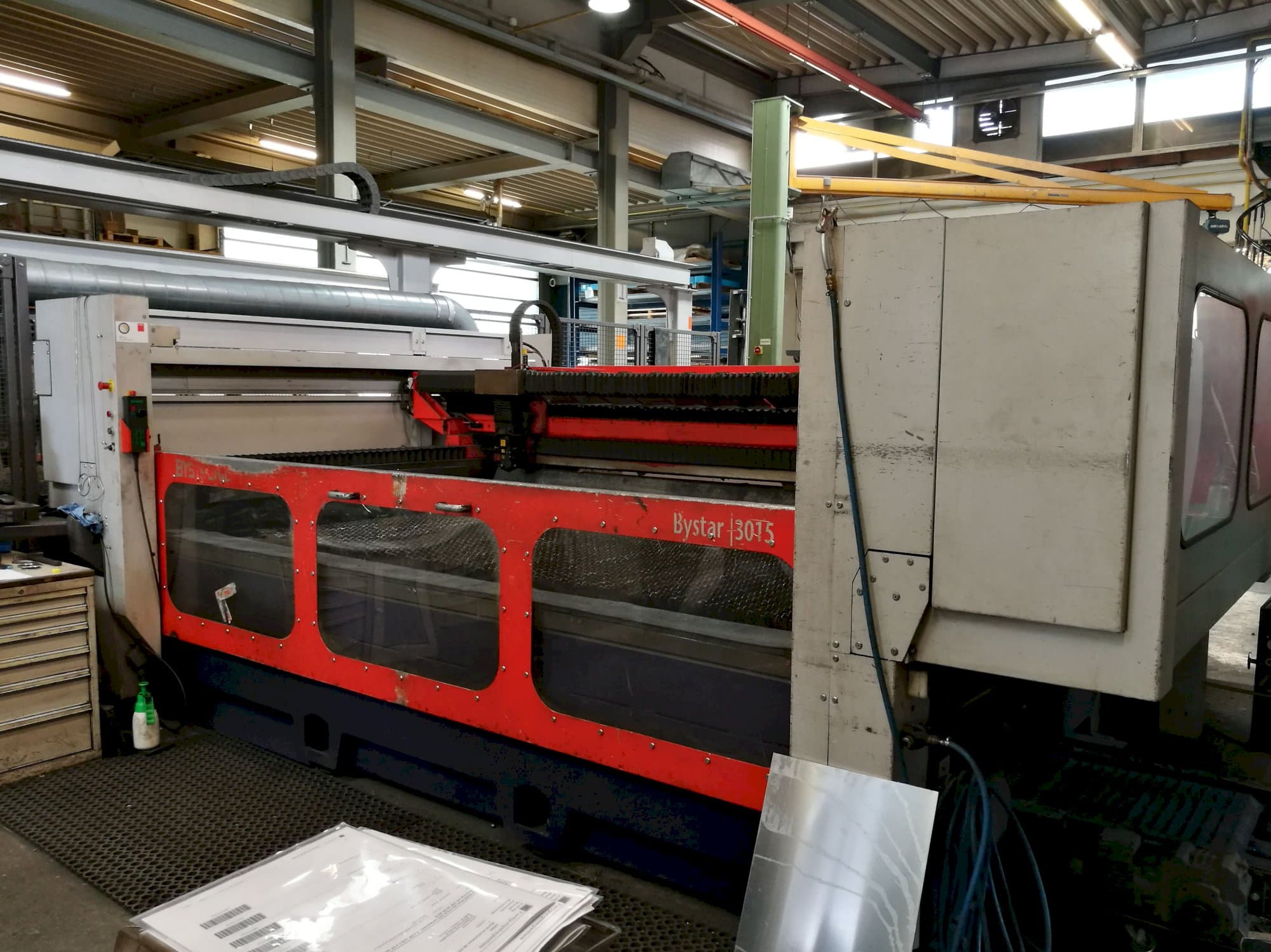 Koneen  Bystronic oikea näkymä Bystar 3015