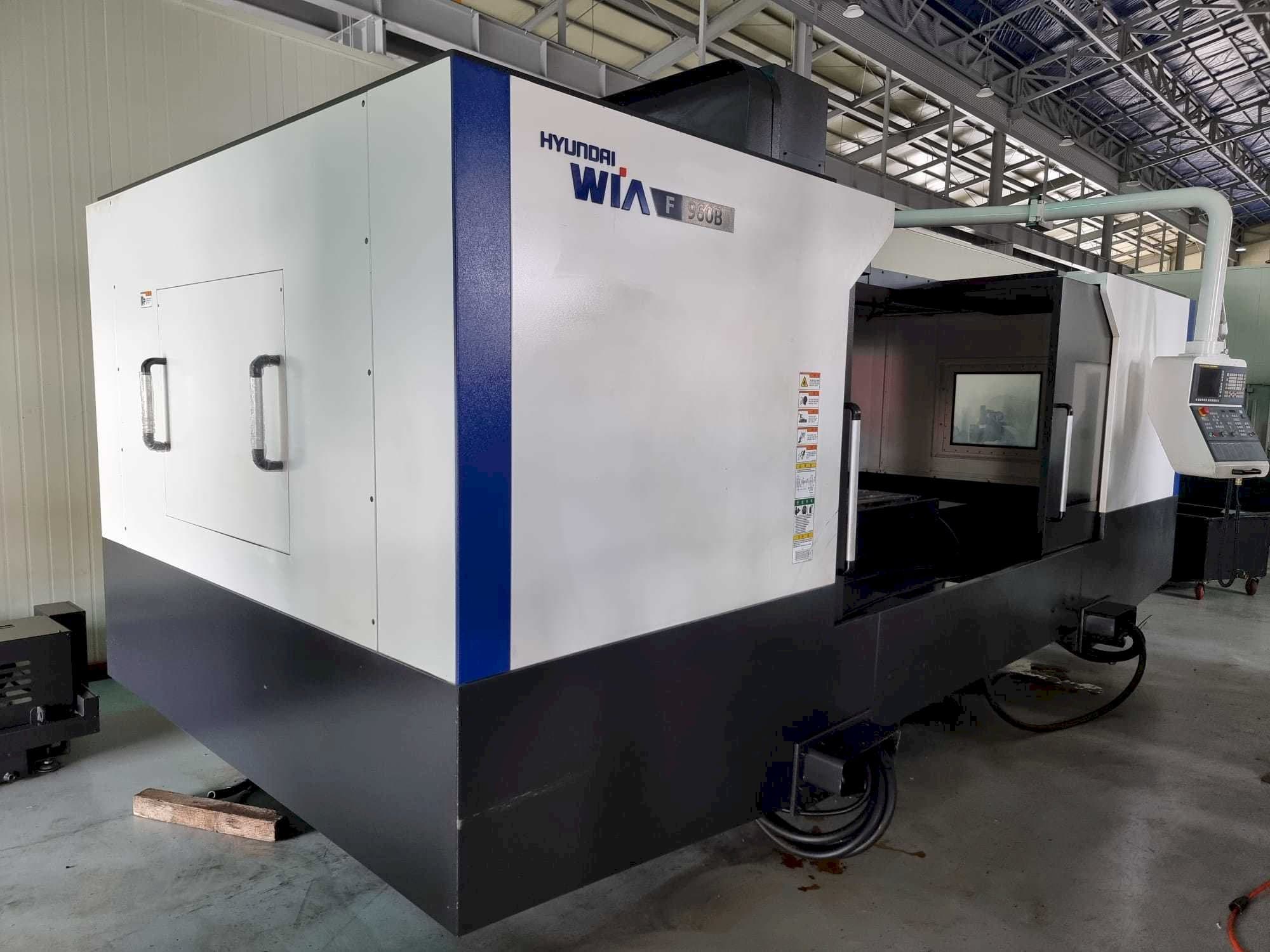 Koneen  Hyundai Wia F960B etunäkymä