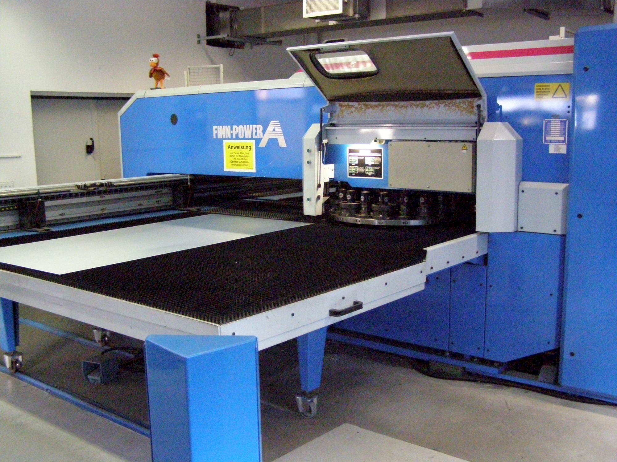 Koneen  Finn-Power A5 – 25 SBV etunäkymä