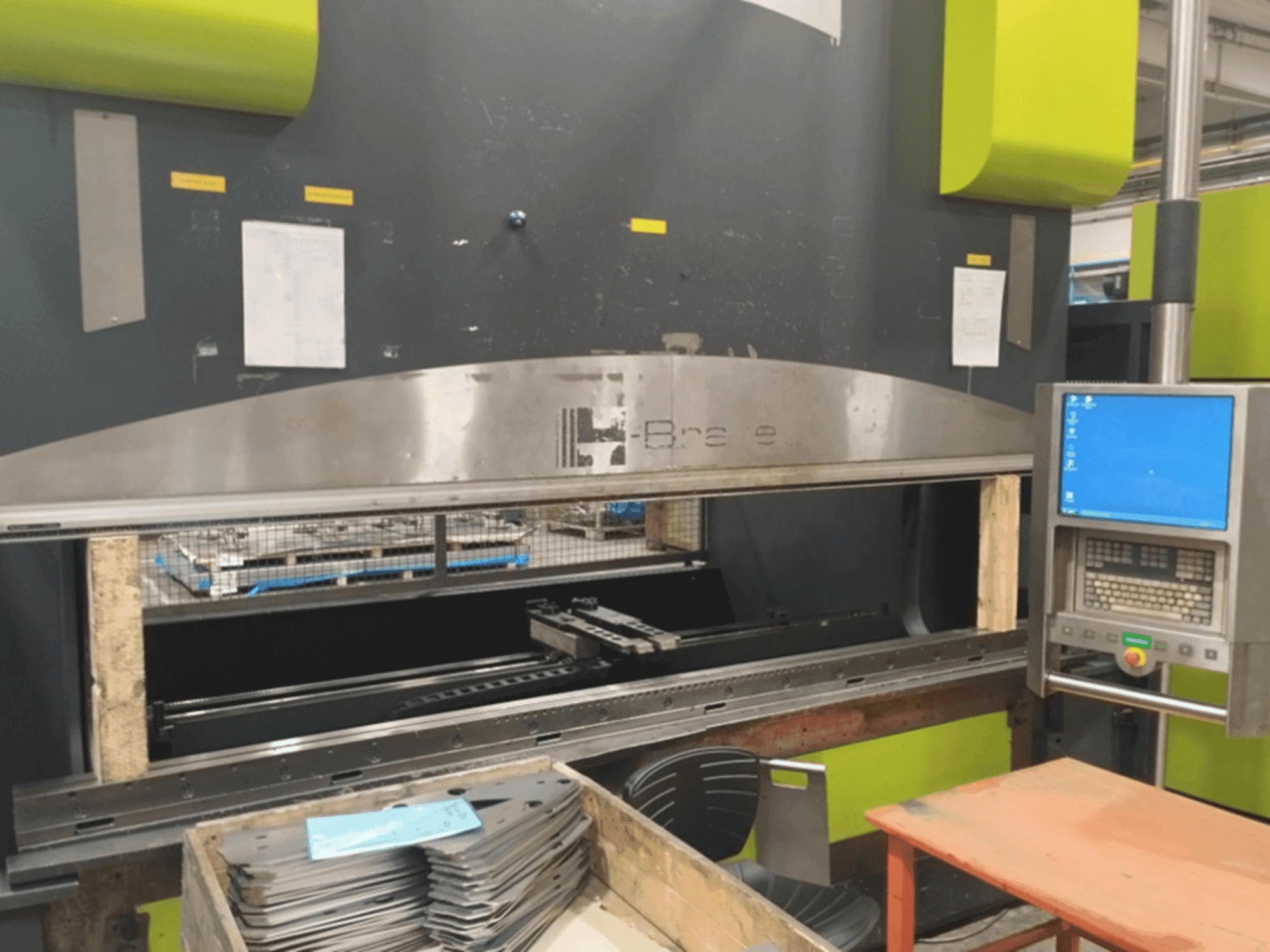 Koneen  Safan SAFAN H-BRAKE 240-3100 etunäkymä