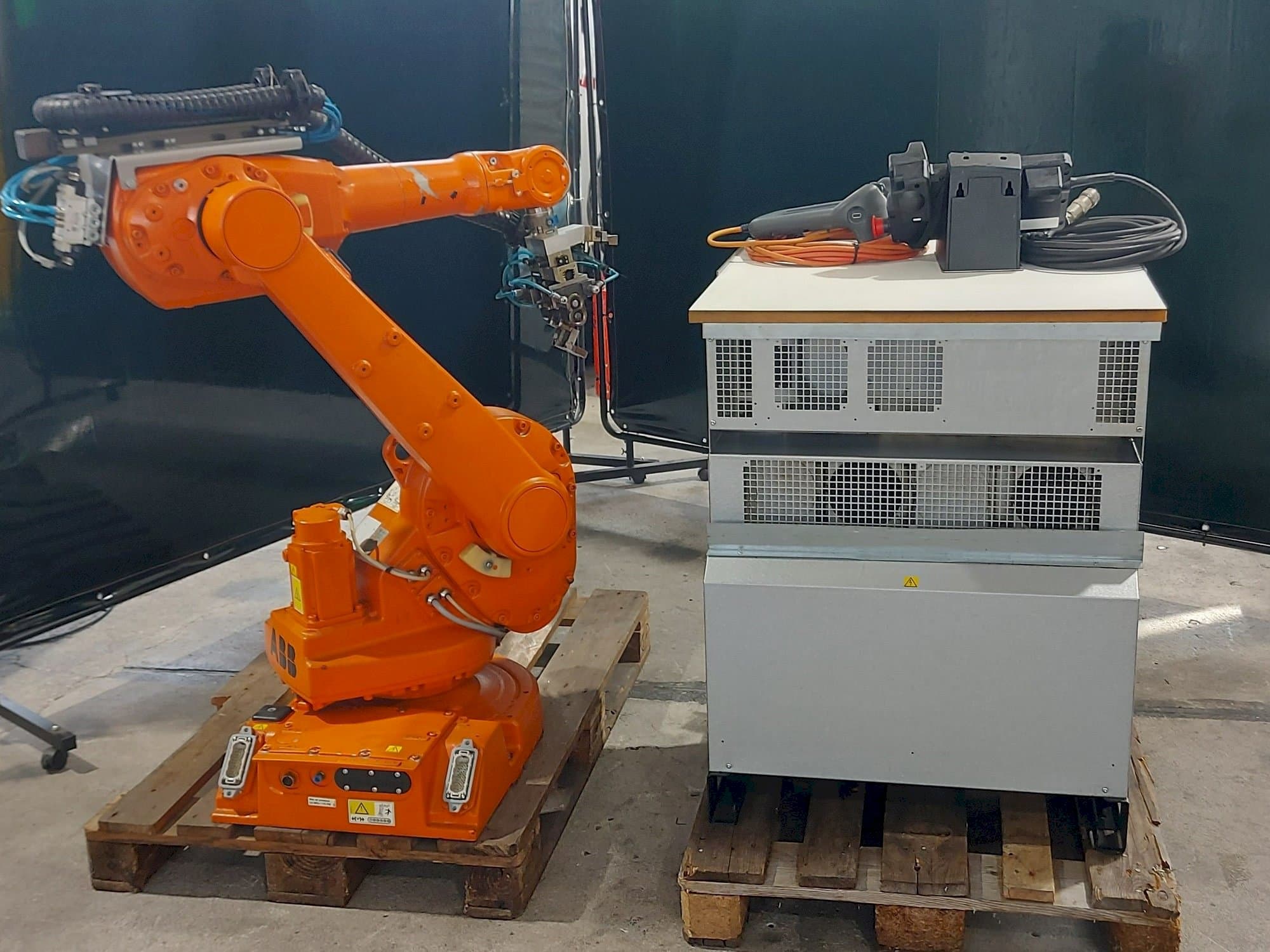 Koneen  ABB IRB1600 etunäkymä