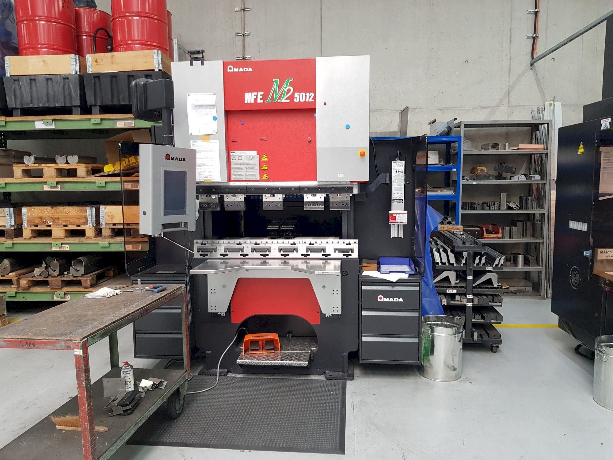 Koneen  AMADA HFE M2 5012 etunäkymä