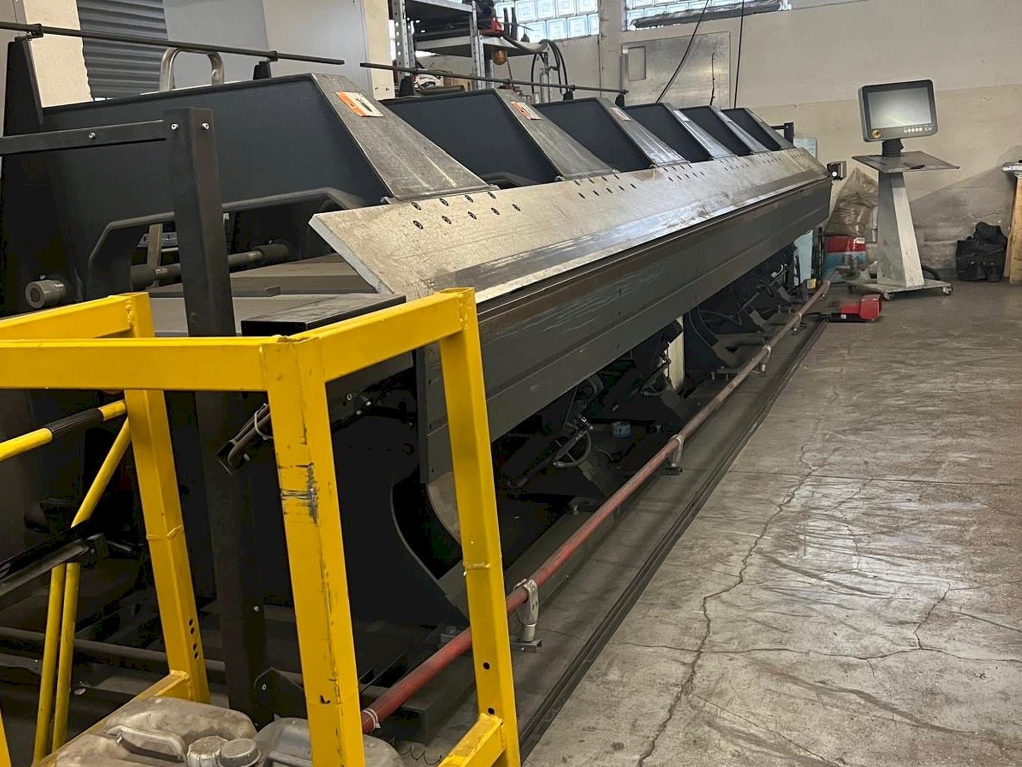 Koneen  Jorns  Norma-Line 150-6.4 etunäkymä