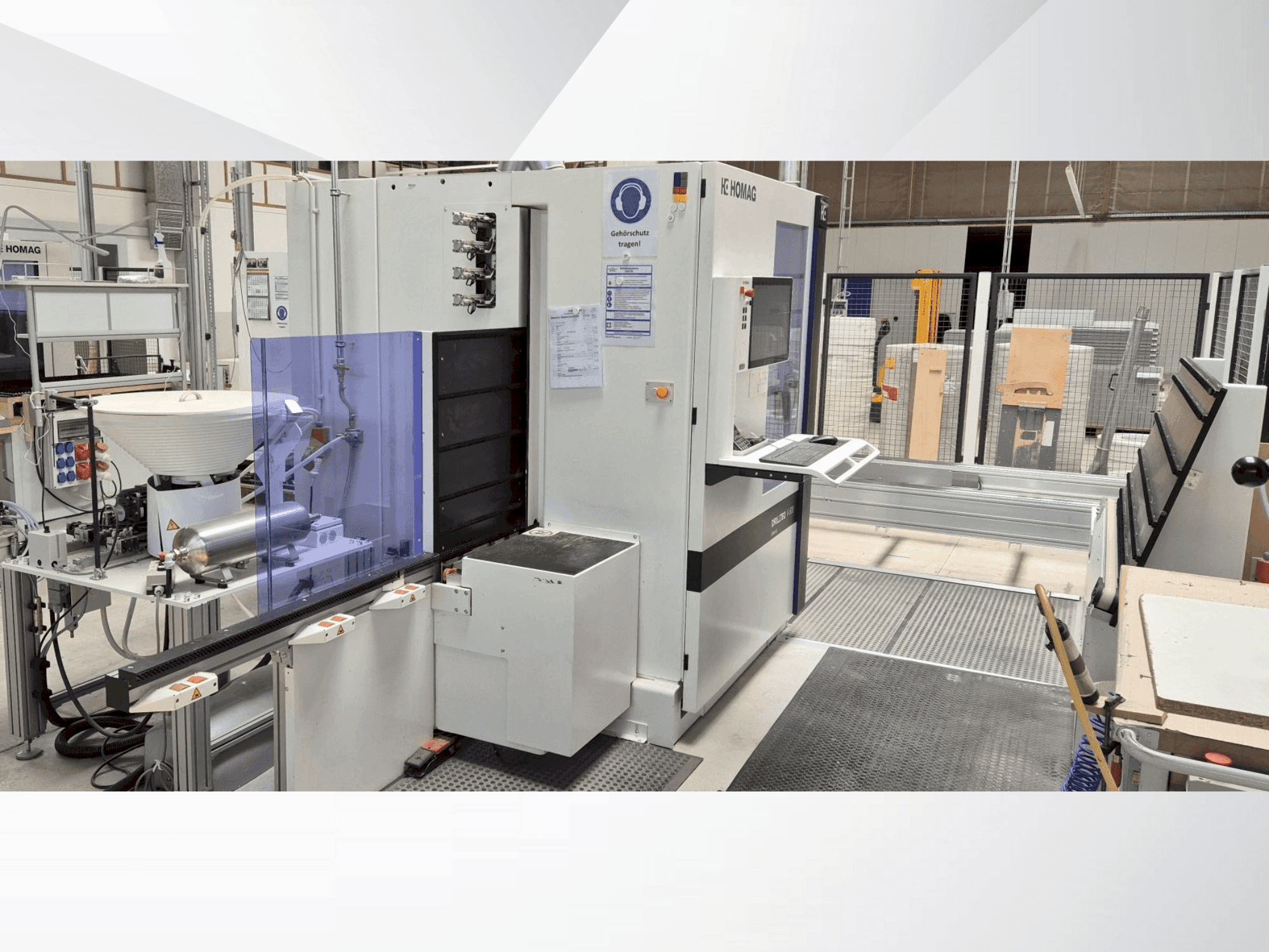 Koneen  HOMAG DRILLTEQ V-500 etunäkymä