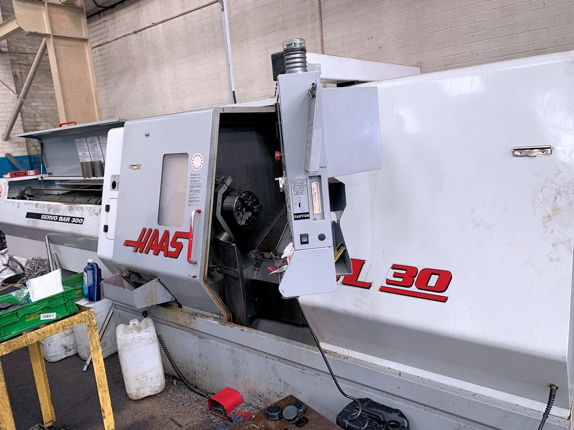 Koneen  HAAS SL-30 etunäkymä