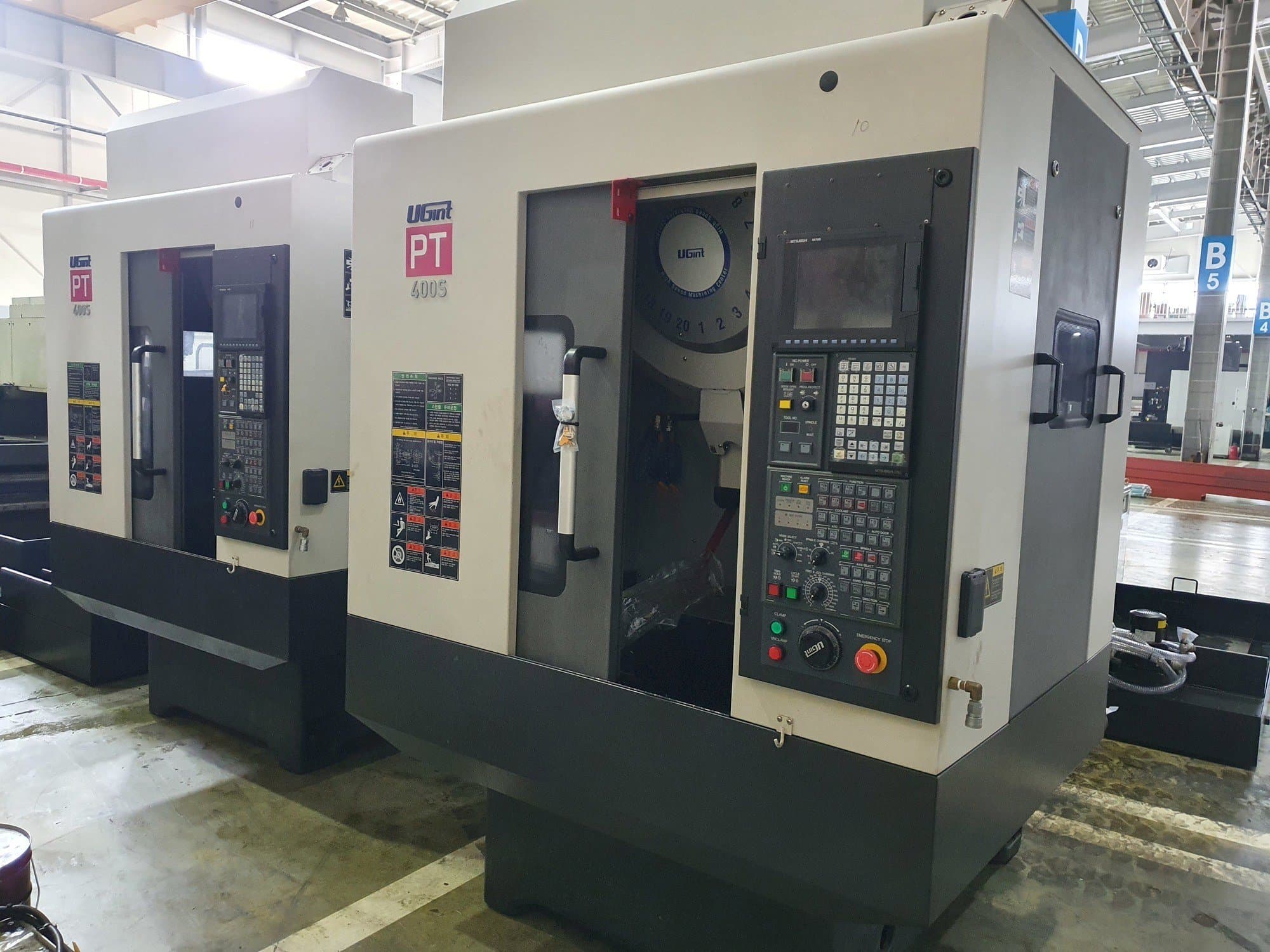 Koneen  UGINT PT400S etunäkymä