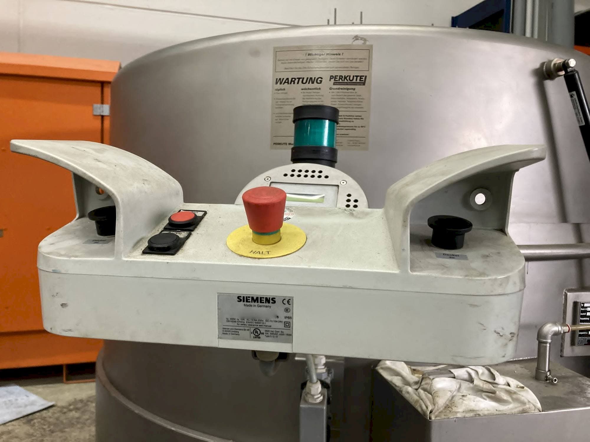 Koneen  PERKUTE SP 160 vasen näkymä