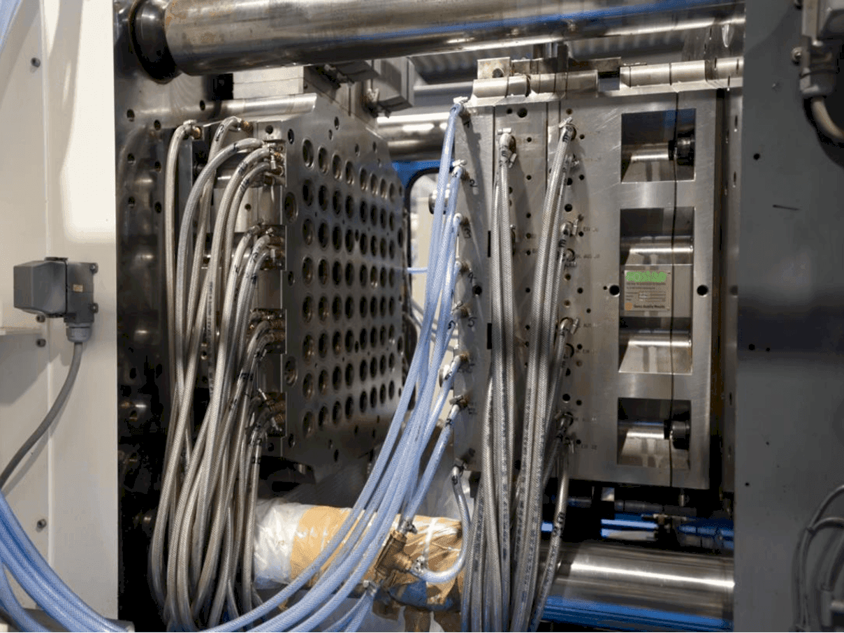 Koneen  FOSTAG 64fold sivunäkymä