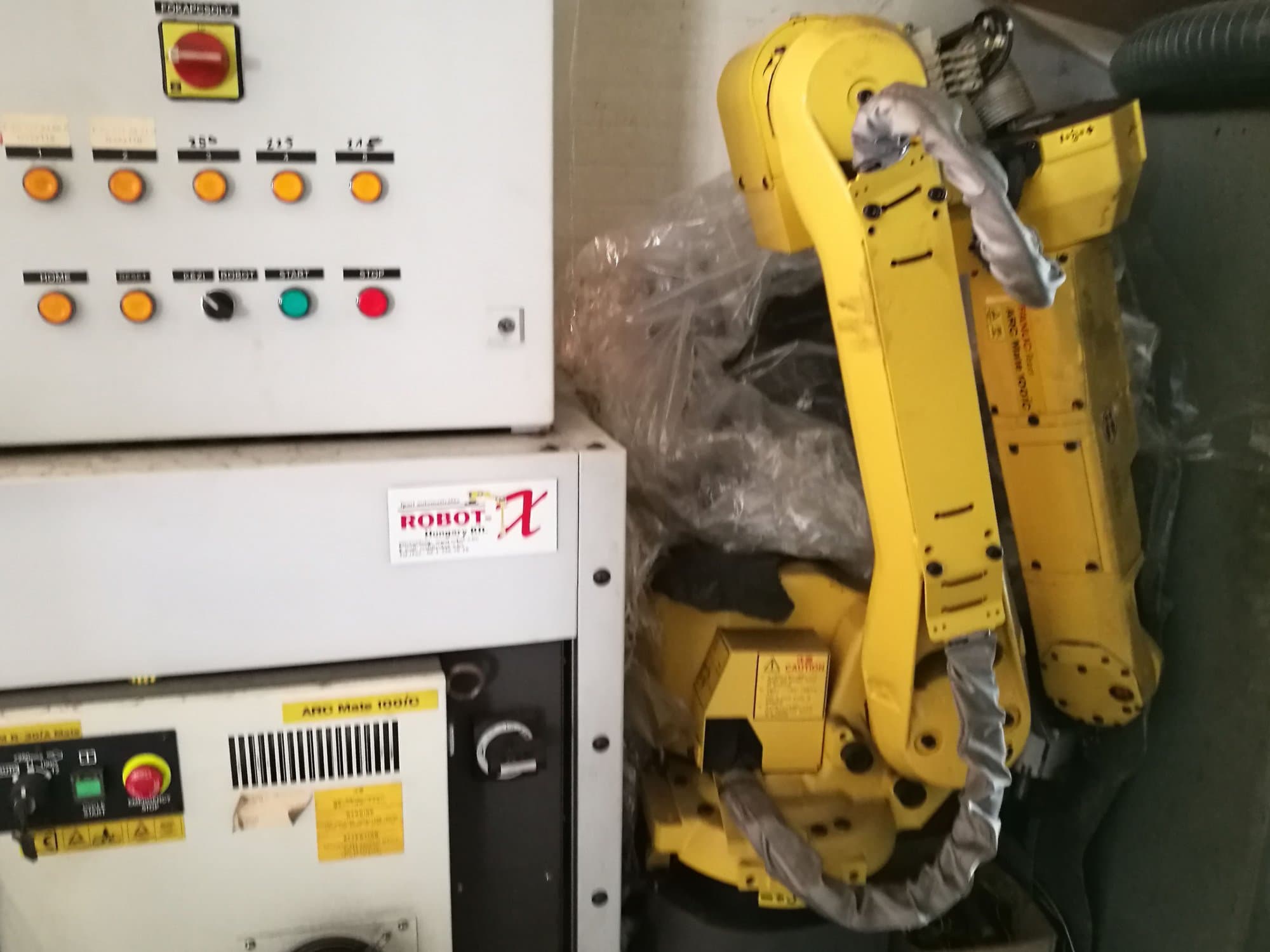 Koneen  FANUC etunäkymä ARC Mate 100iC