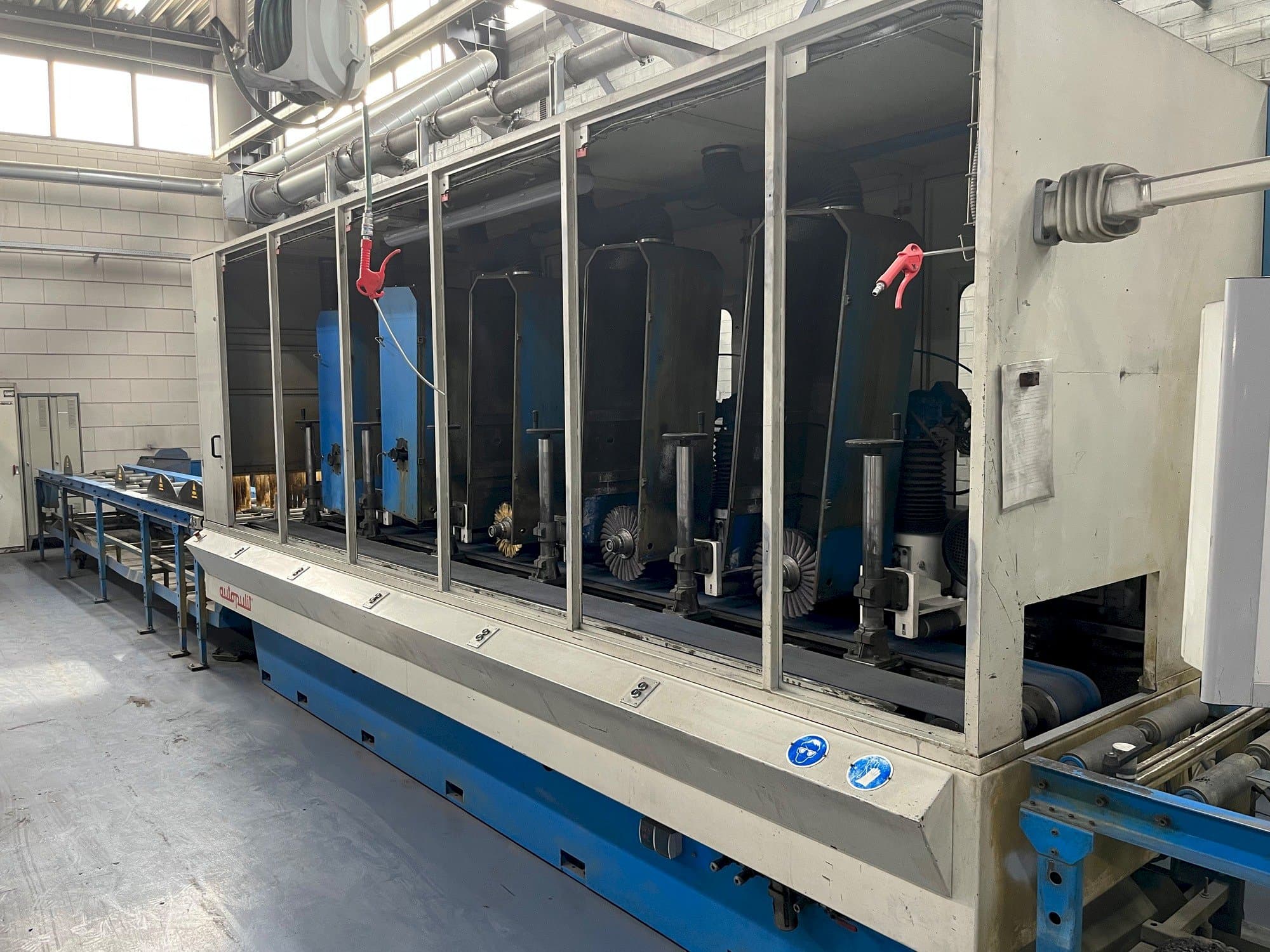 Koneen  Autopulit E4R-200/5UP etunäkymä