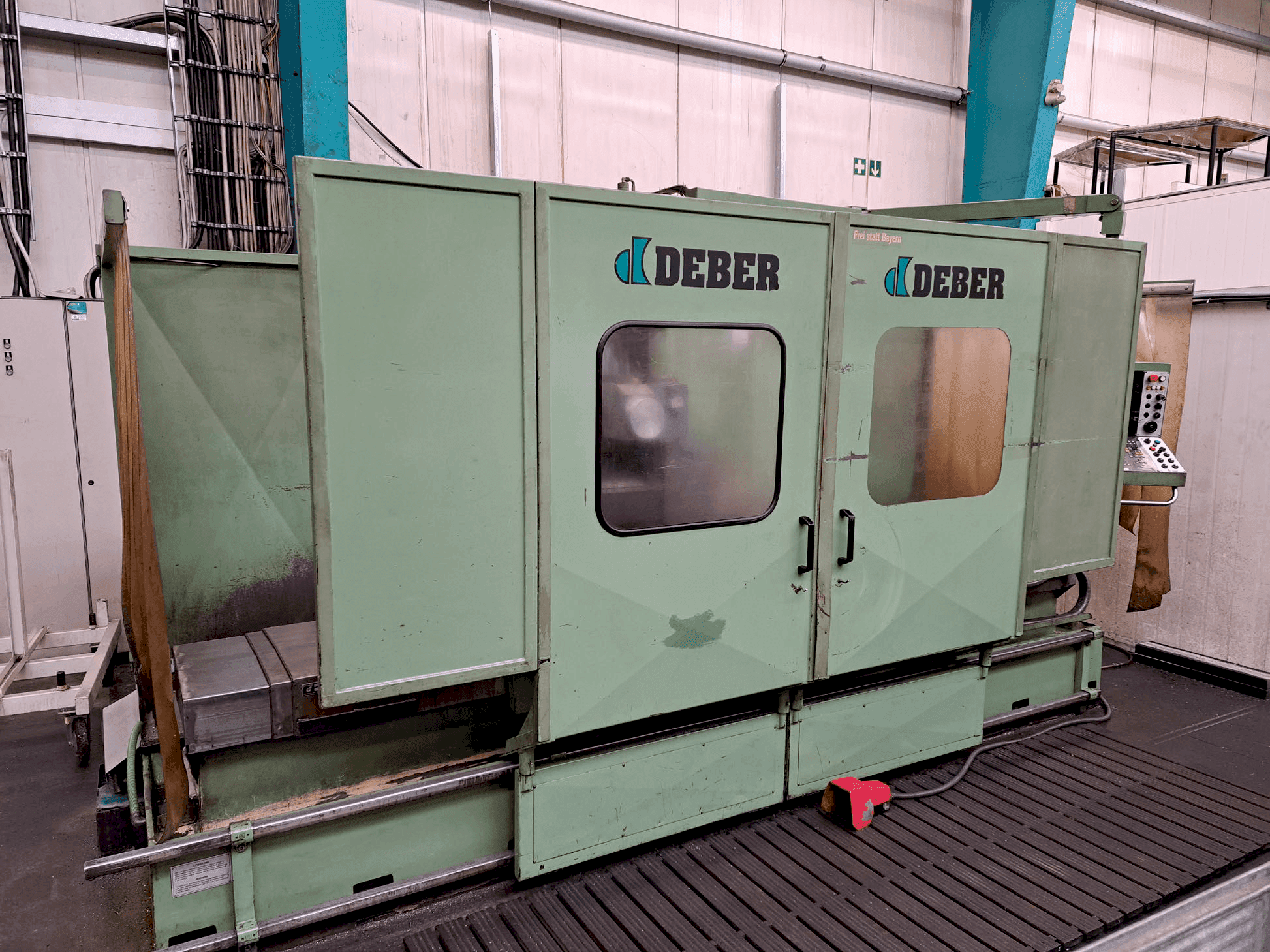 Koneen  DEBER Dinamyc 2 etunäkymä