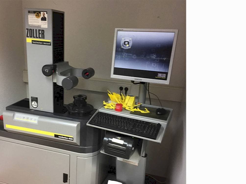 Koneen  Zoller Venturion 450 etunäkymä