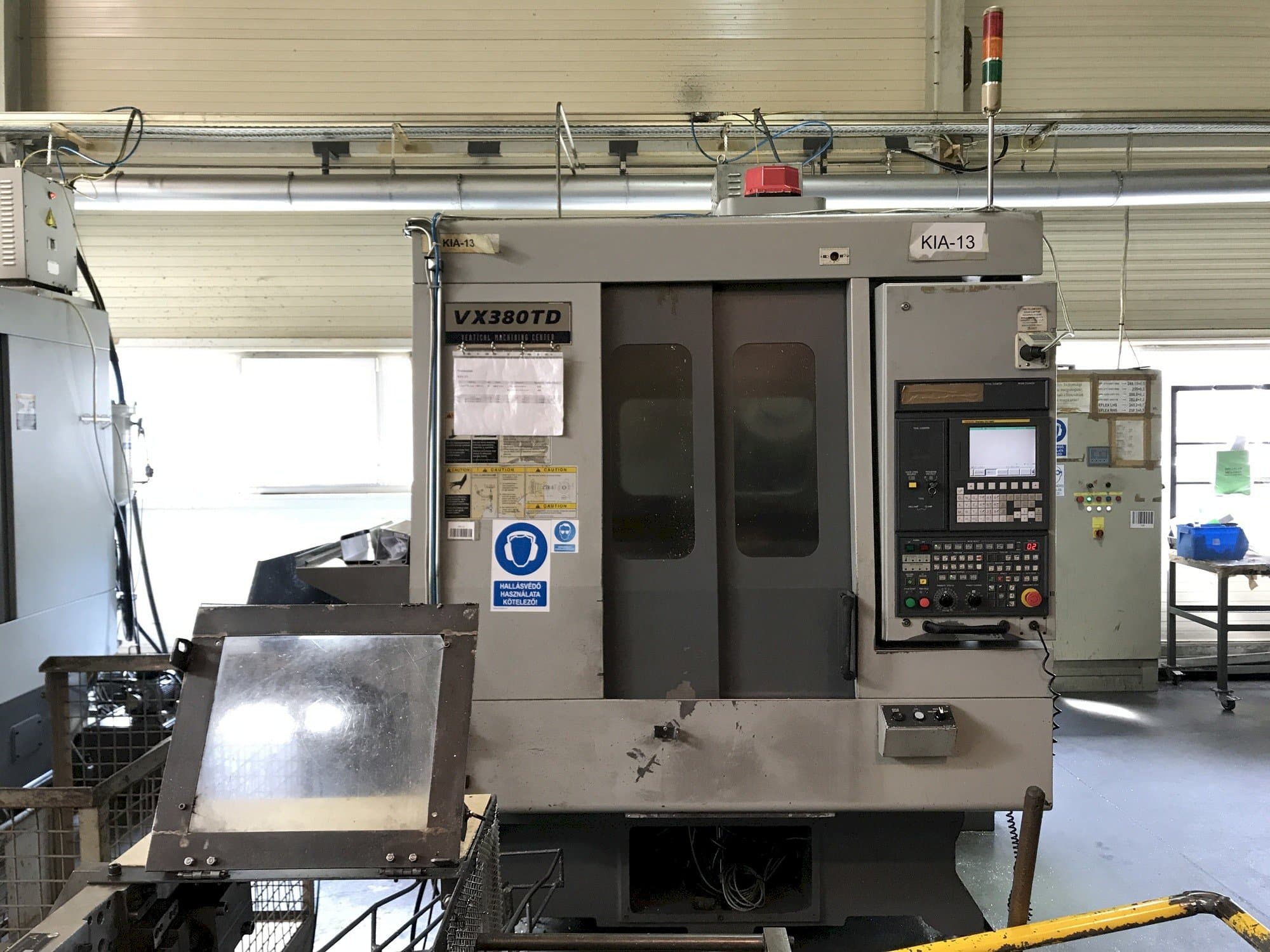 Koneen  Hyundai Kia VX380TD etunäkymä