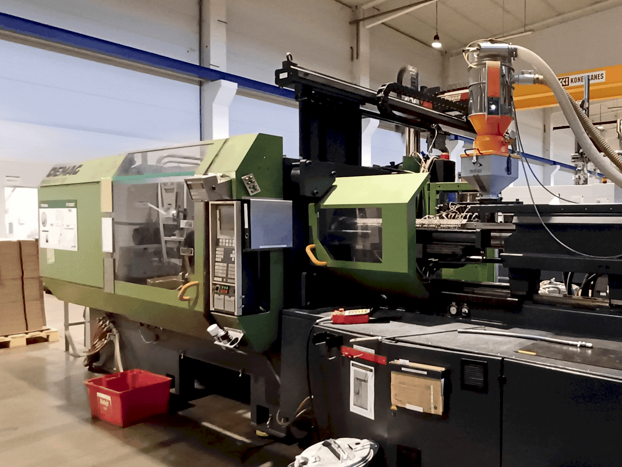 Koneen  DEMAG ERGOTECH 4200-2300 etunäkymä