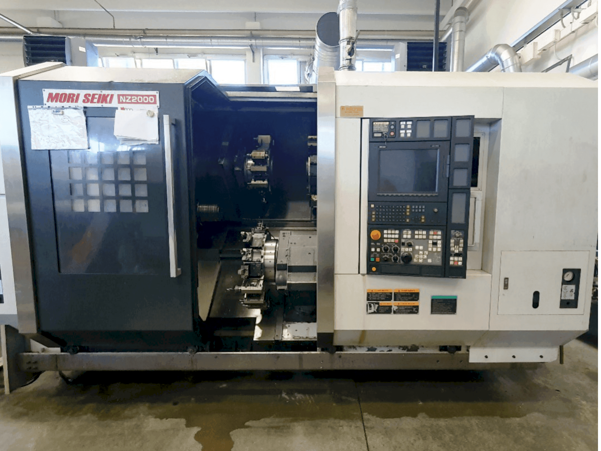 Koneen  MORI SEIKI NZ2000 T3Y3 etunäkymä