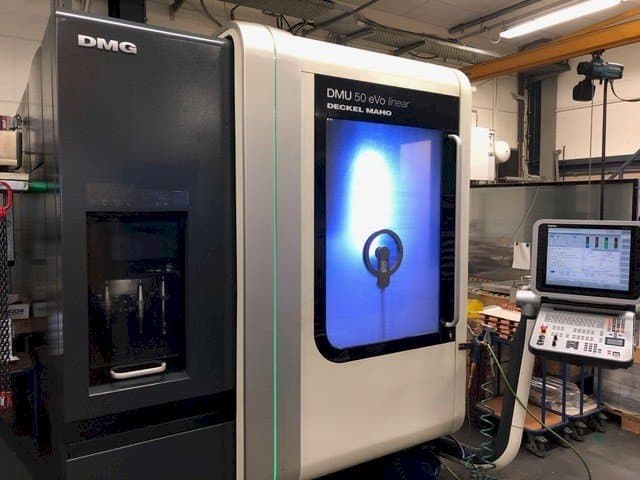 Koneen  DECKEL MAHO DMU 50 eVo Linear etunäkymä