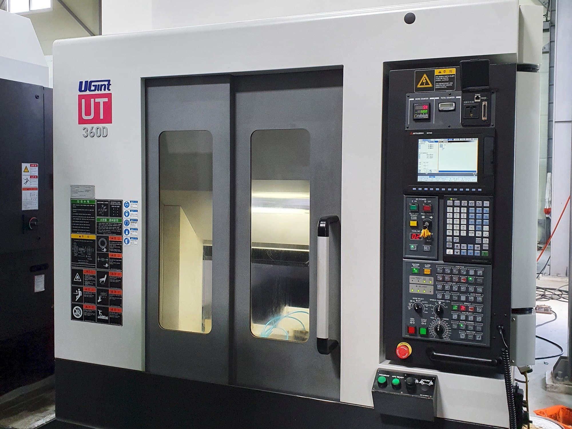 Koneen  UGINT UT360D etunäkymä