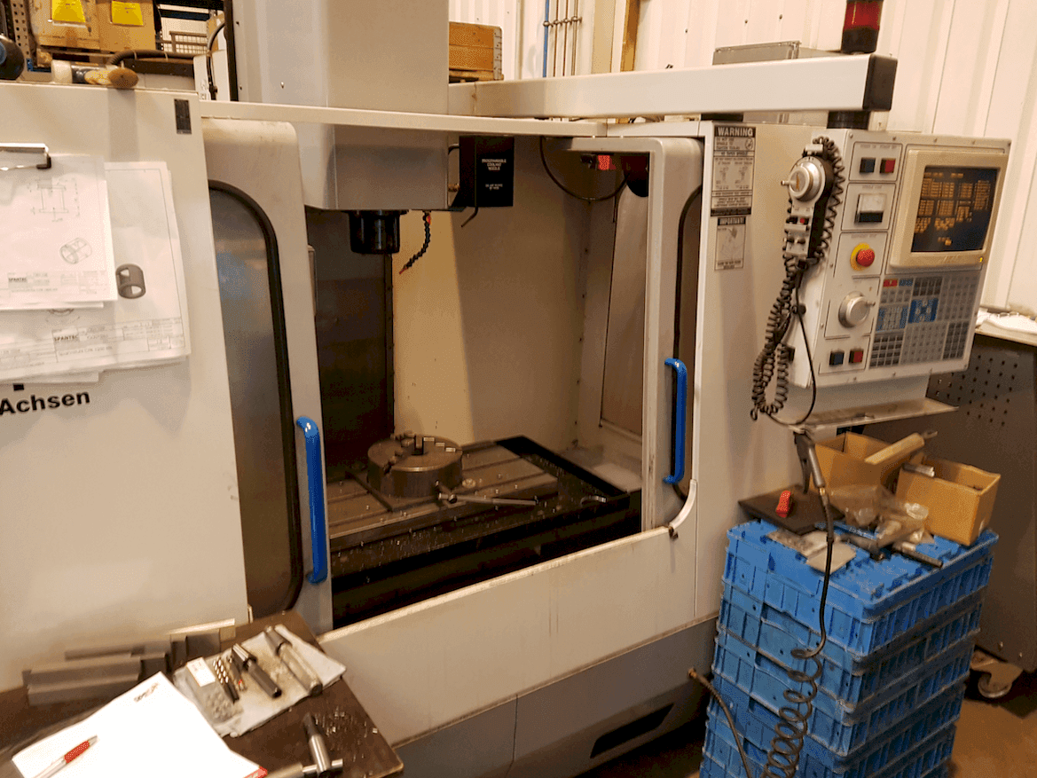 Koneen  HAAS VF1 etunäkymä