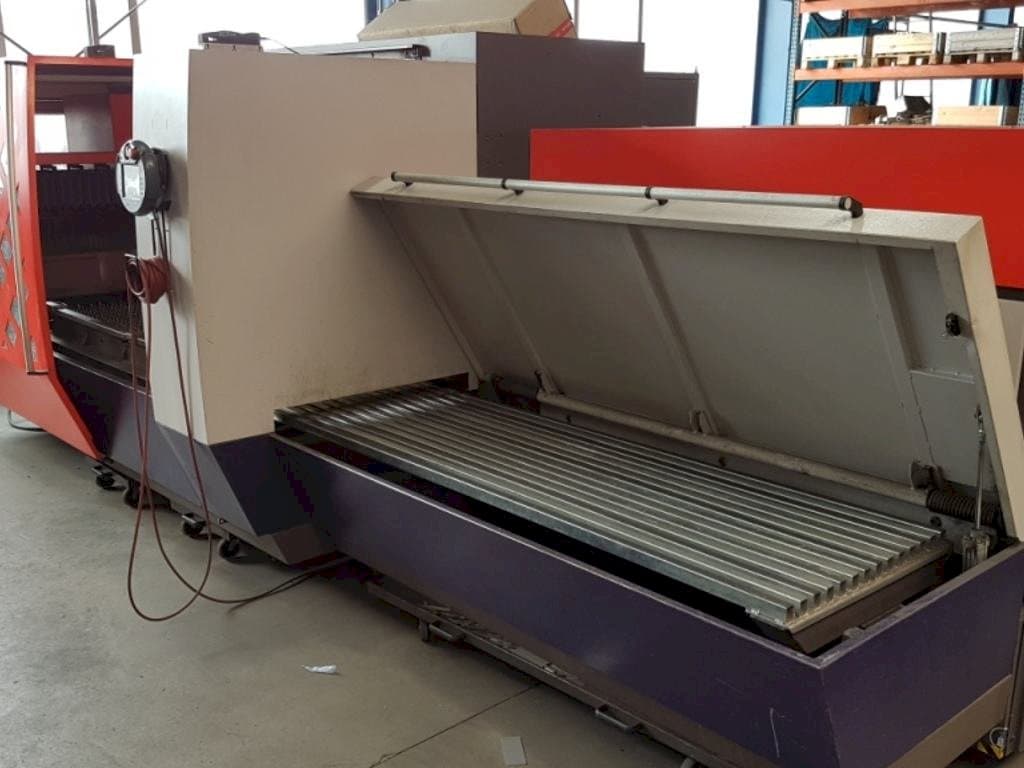 Koneen  Bystronic Byvention 3015 etunäkymä