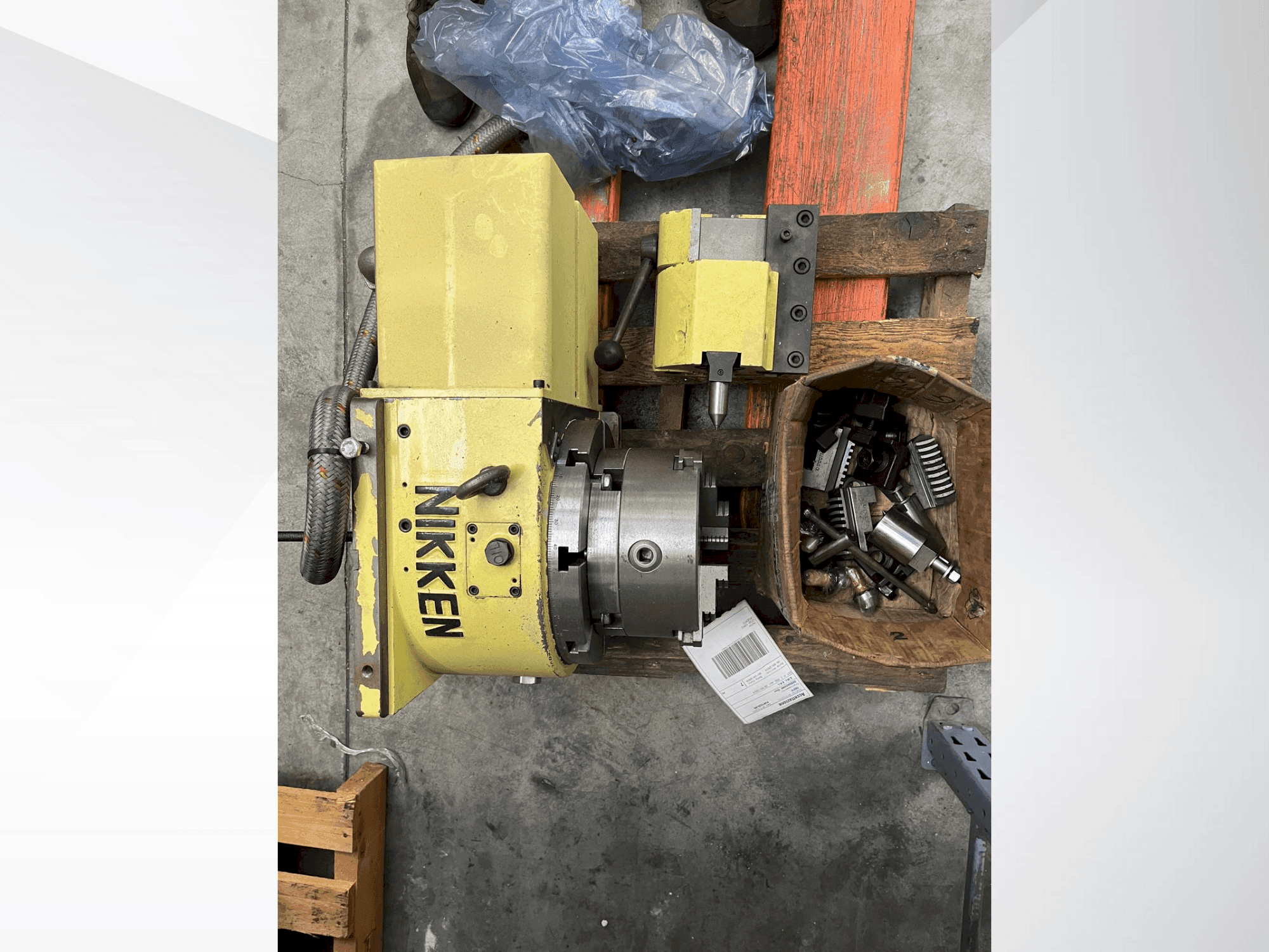 Koneen  NIKKEN CNC 260 etunäkymä