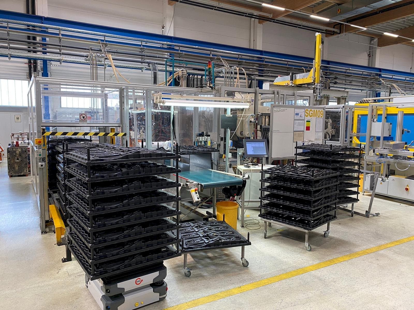 Koneen  Krauss Maffei 650-1900-520 CZ Multinject etunäkymä