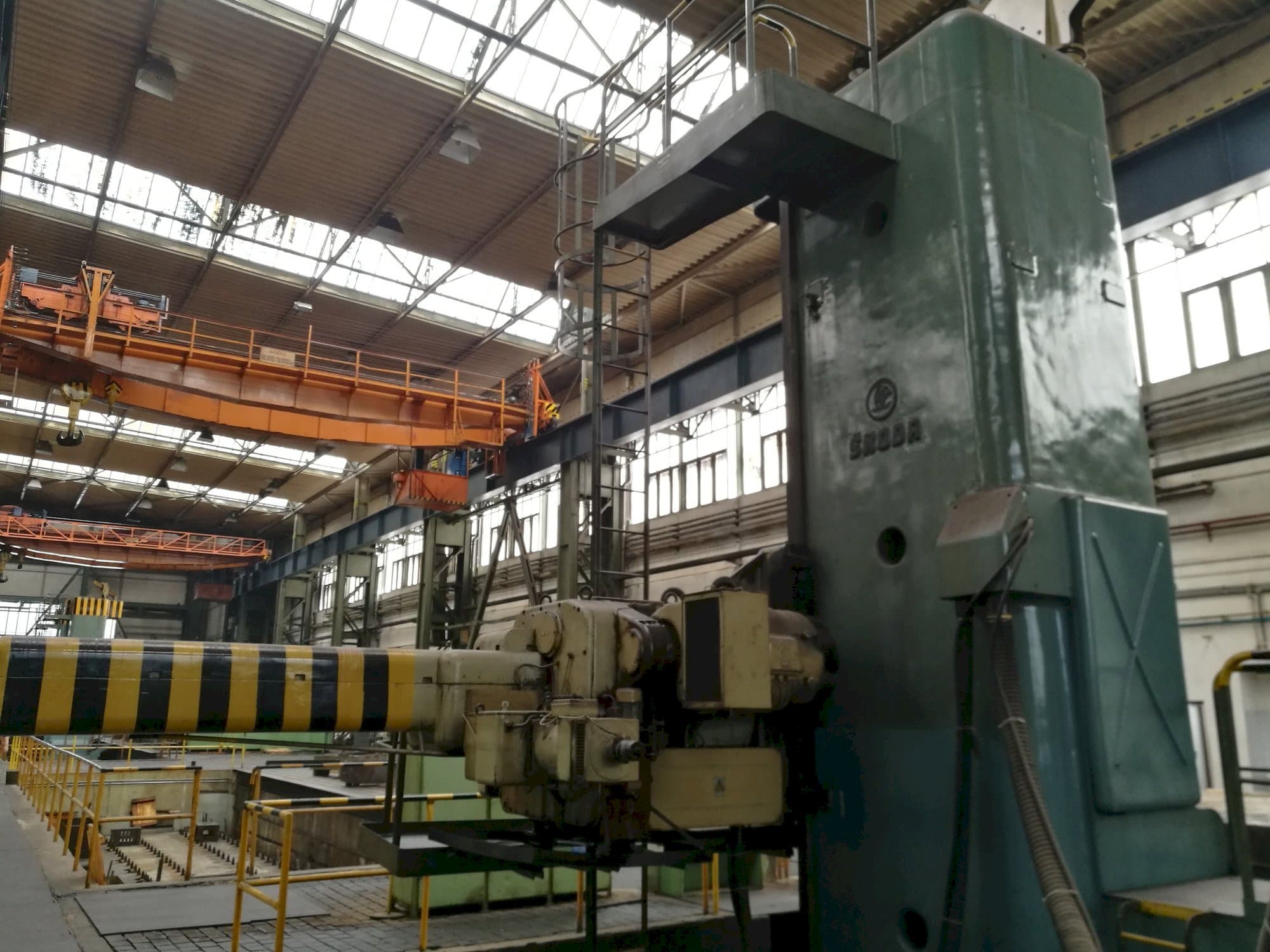 Koneen  SKODA WDA 200 etunäkymä