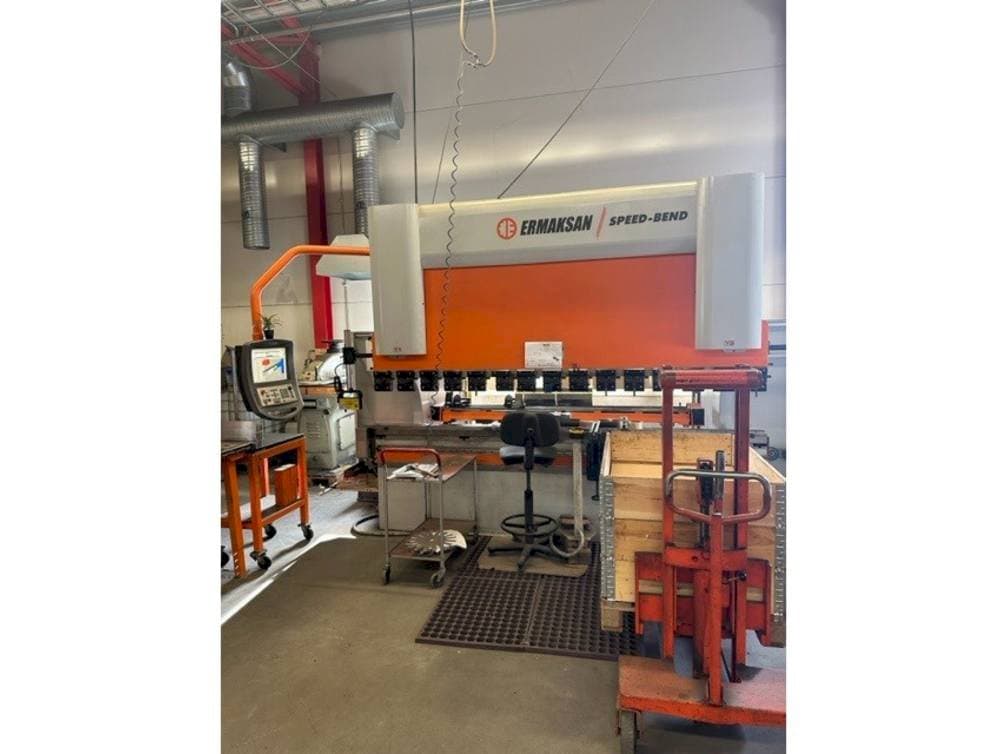 Koneen  ERMAKSAN Speedbend 3135 etunäkymä