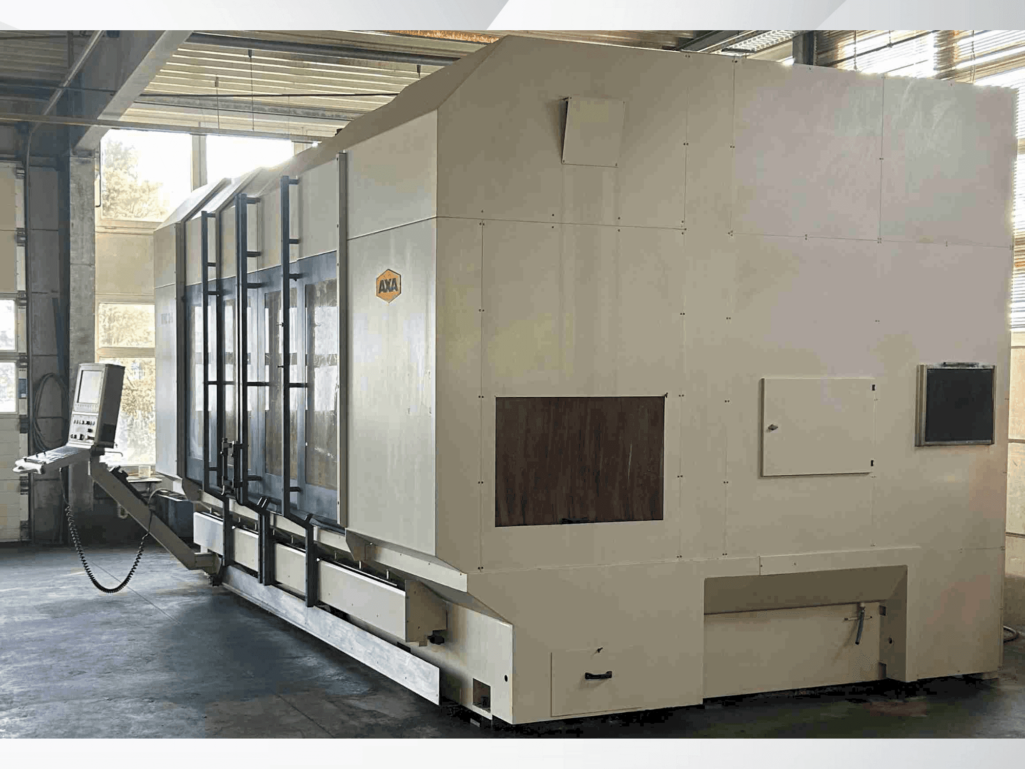 Koneen  AXA VHC 3-3000 S etunäkymä