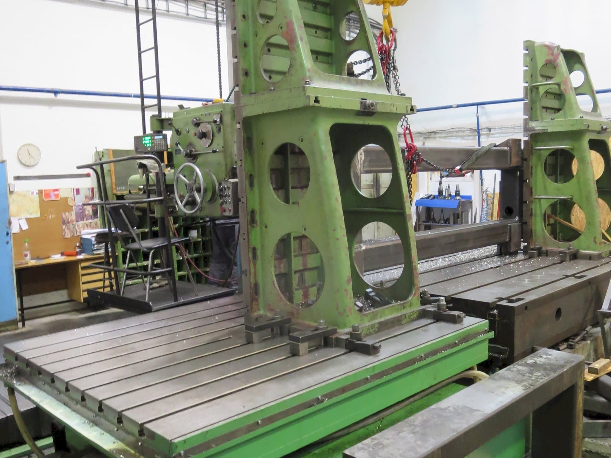 Koneen  TOS HP 100 etunäkymä