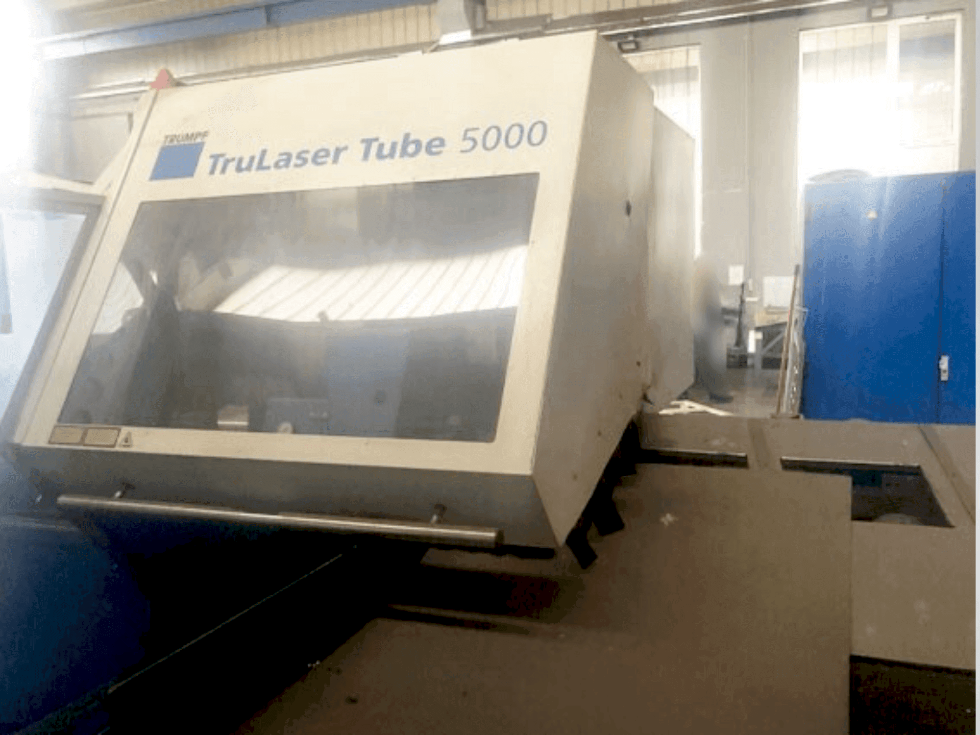 Koneen  TRUMPF tru laser tube 5000 etunäkymä
