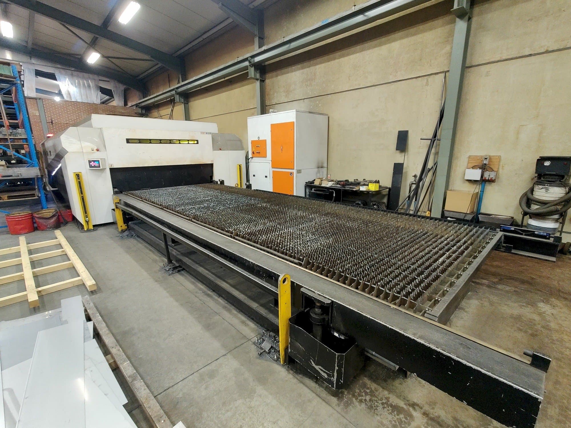 Koneen  ERMAKSAN Fibermak Momentum Gen2 etunäkymä