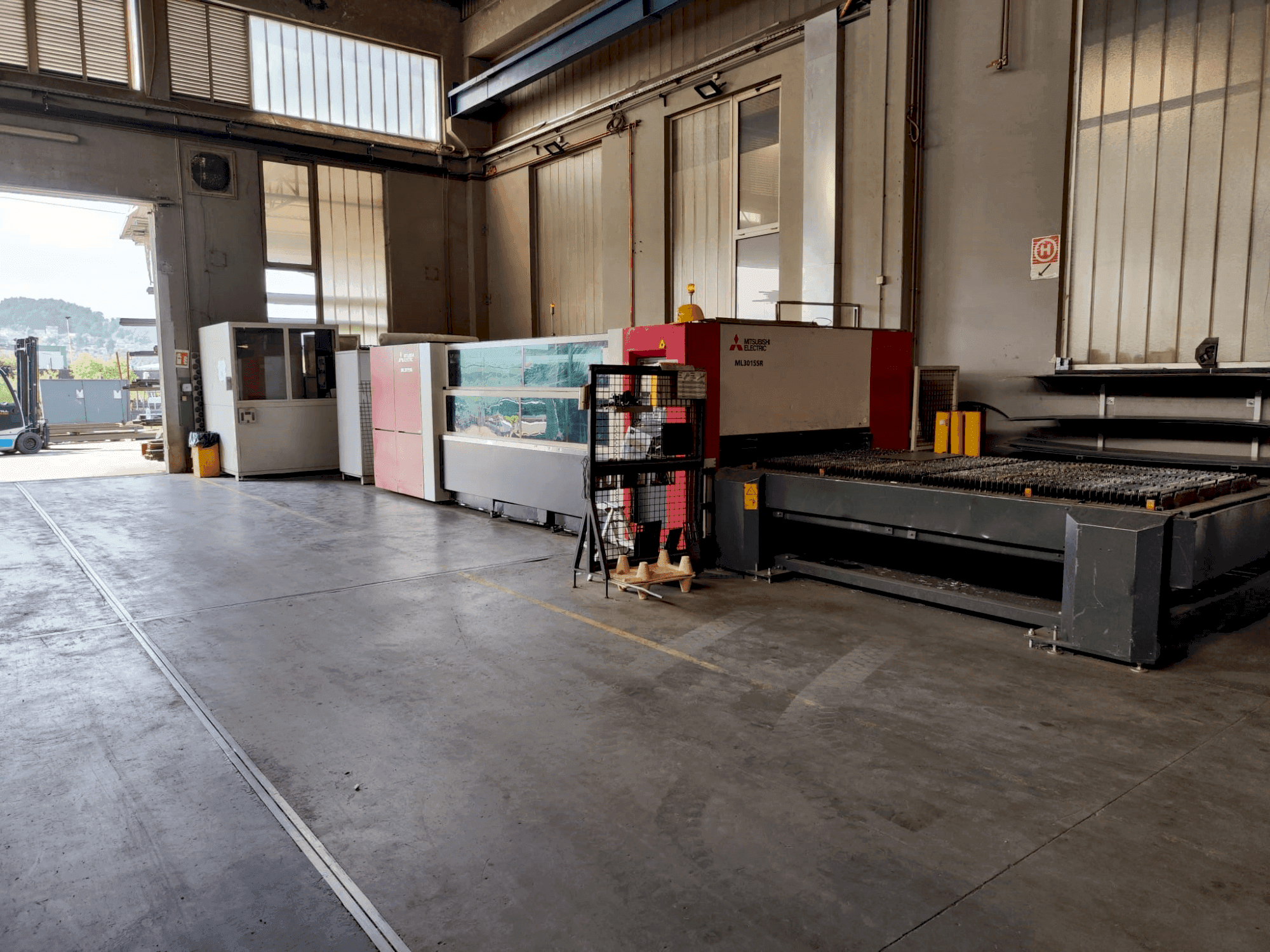 Koneen  Mitsubishi ML 3015 SR etunäkymä